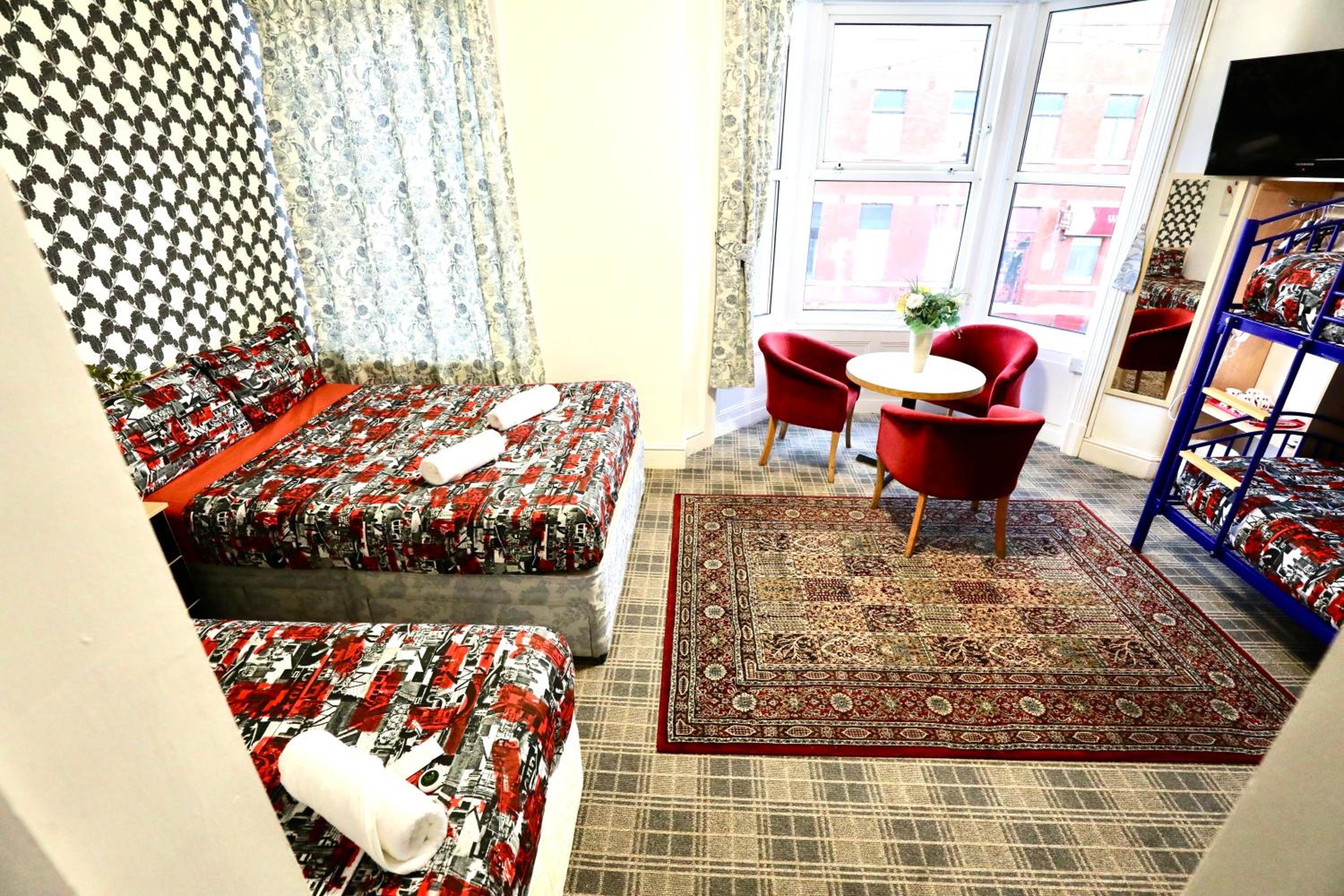 Deluxe Family Suite