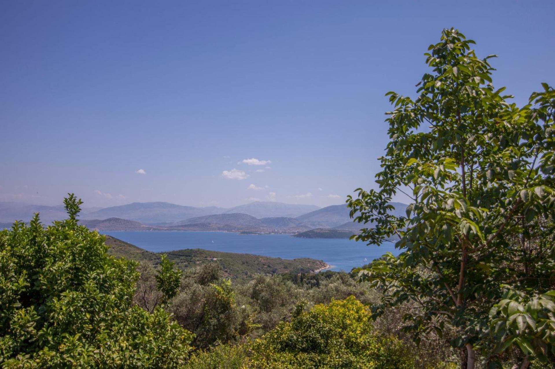 Villa photo 2
