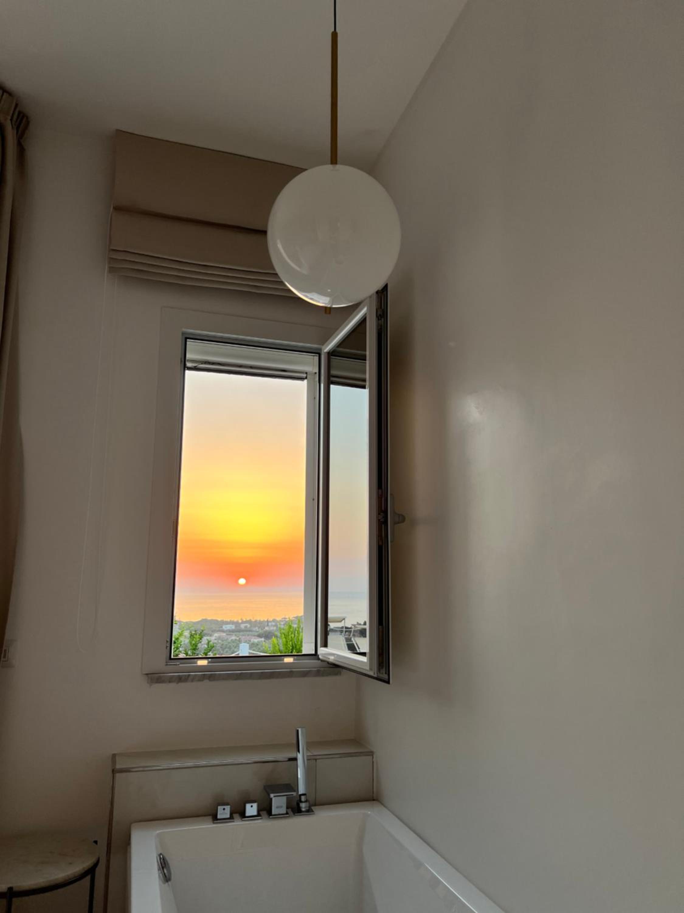 Junior Suite with Sea View - Photo 11