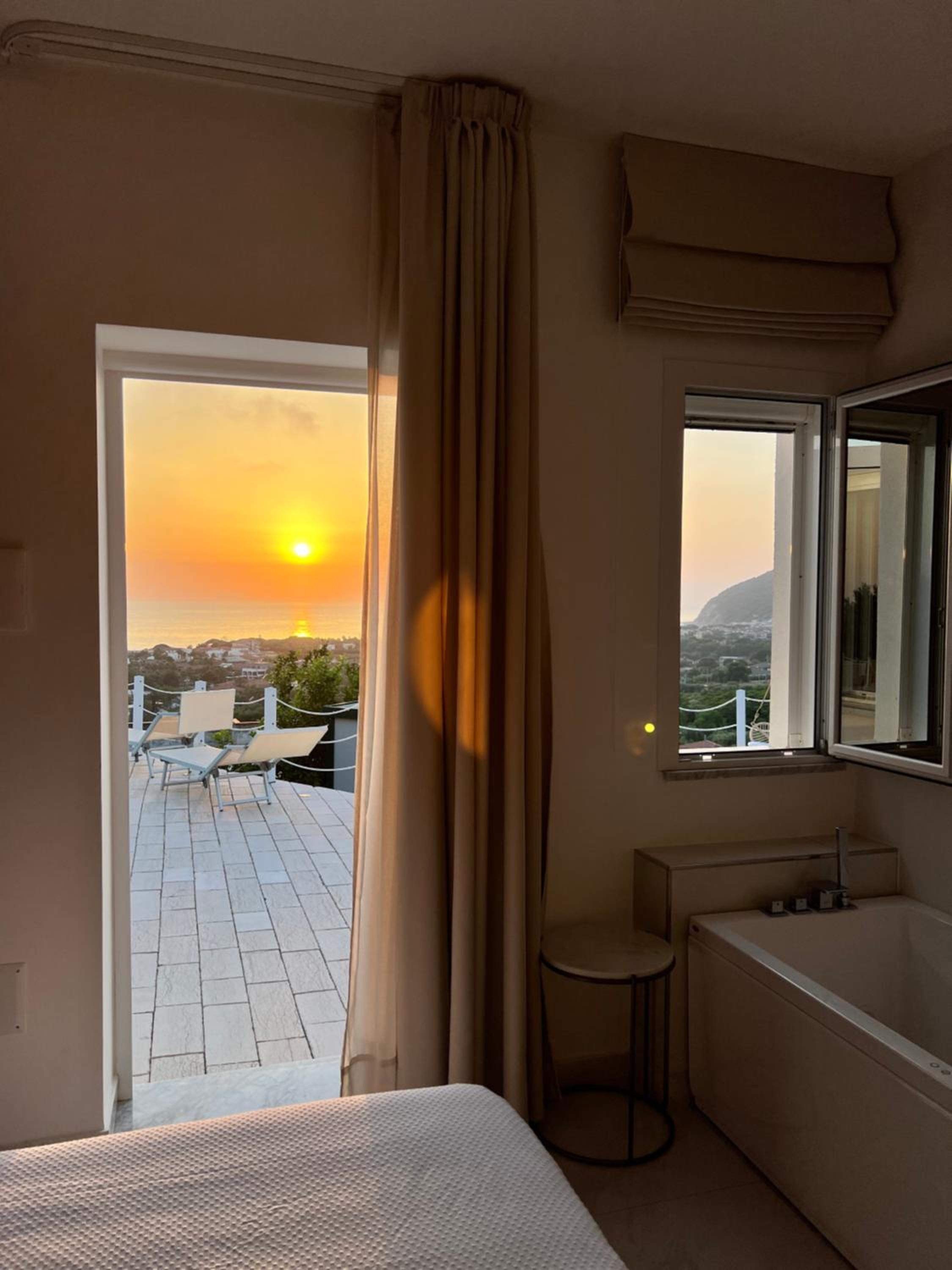 Junior Suite with Sea View - Photo 10