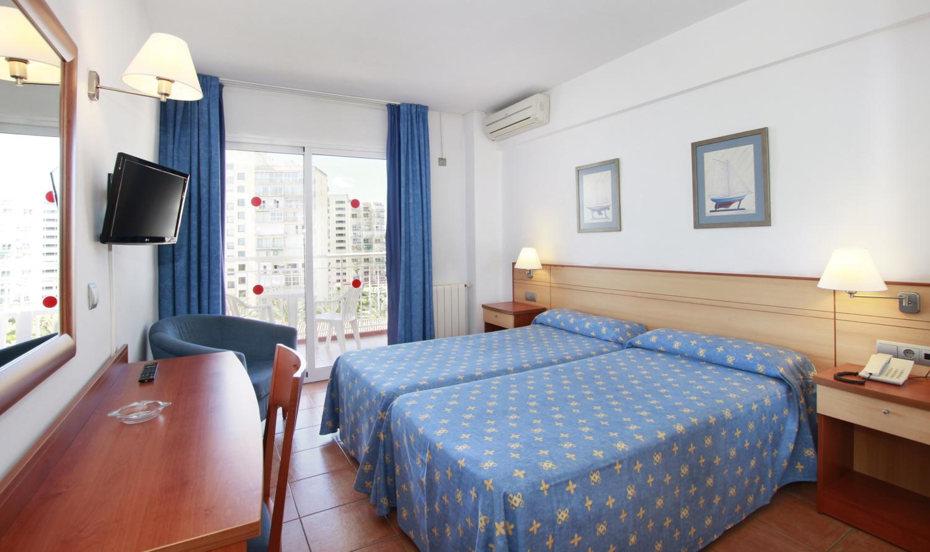 Double or Twin Room - Photo 2