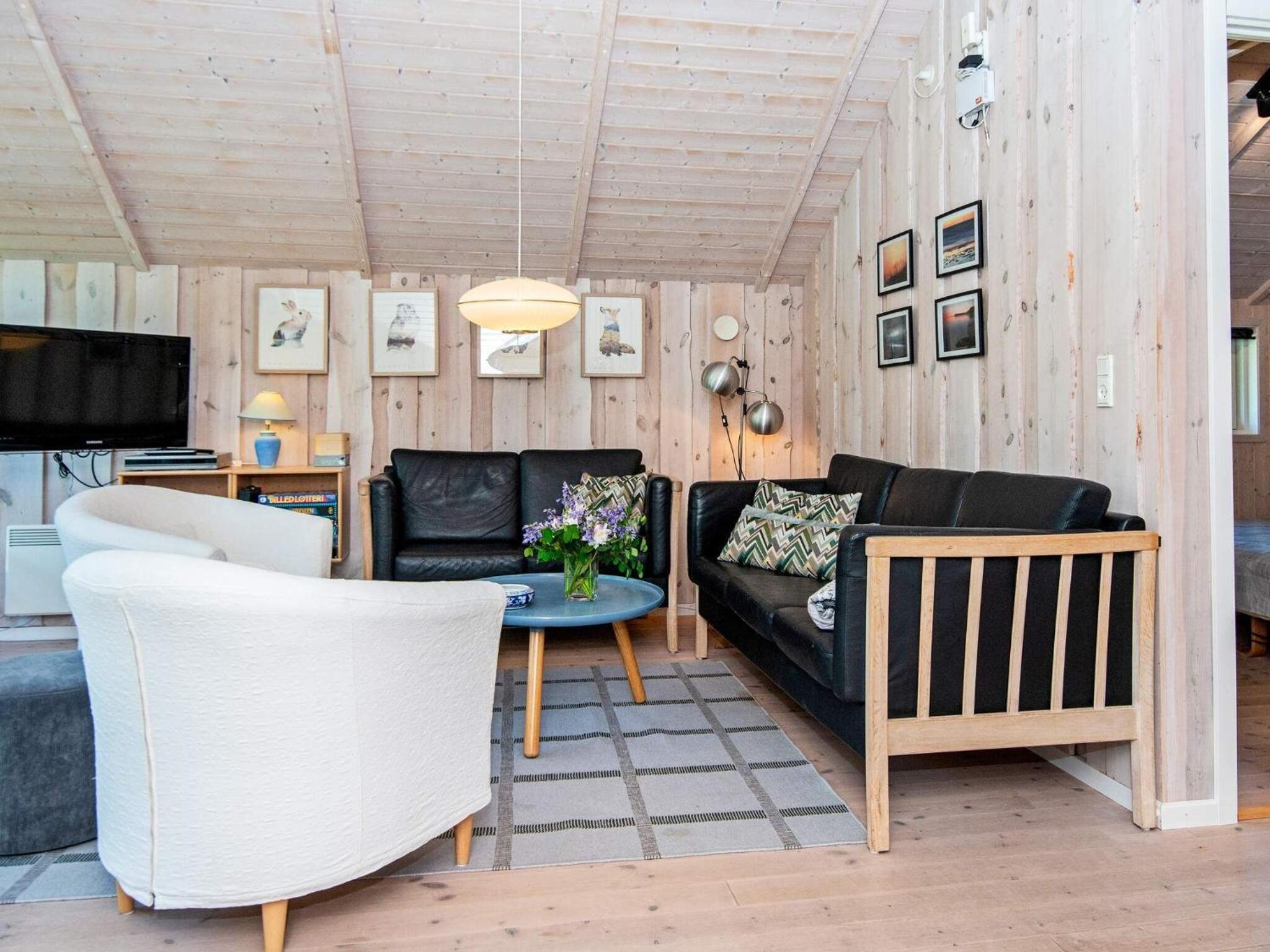 Three-Bedroom Vacation Home  photo 1