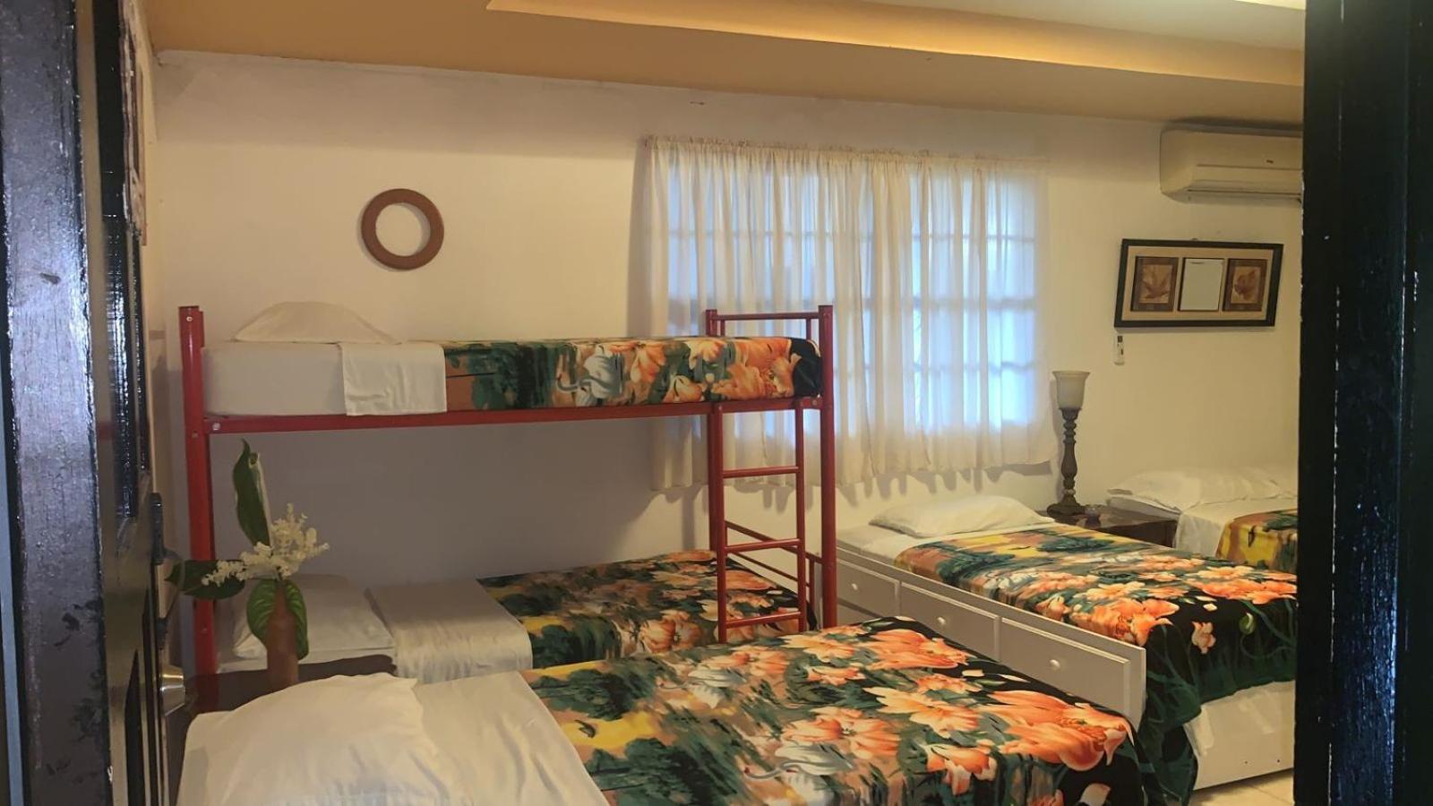 Female Dormitory Room photo 2