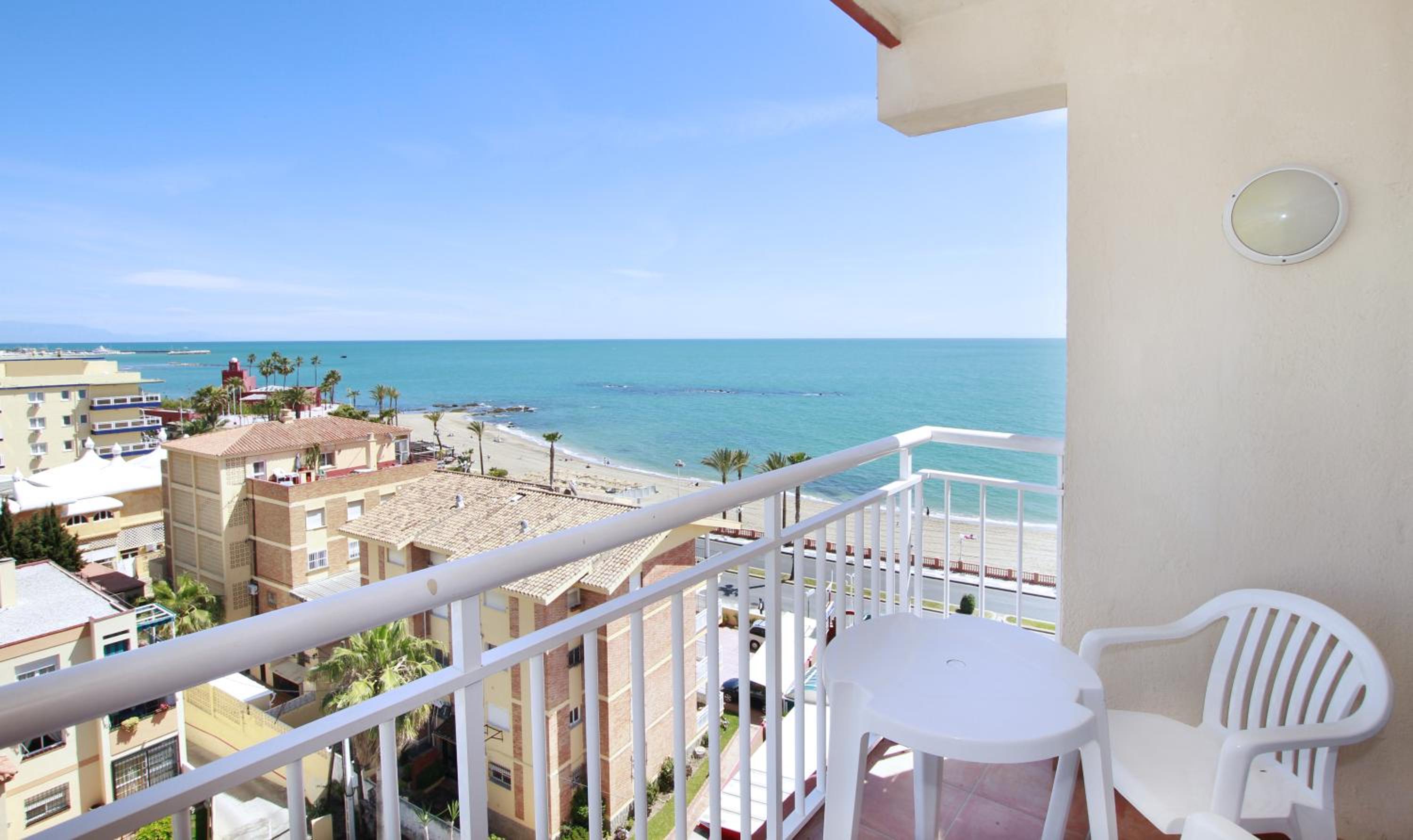 Double Room with Sea View - Photo 4