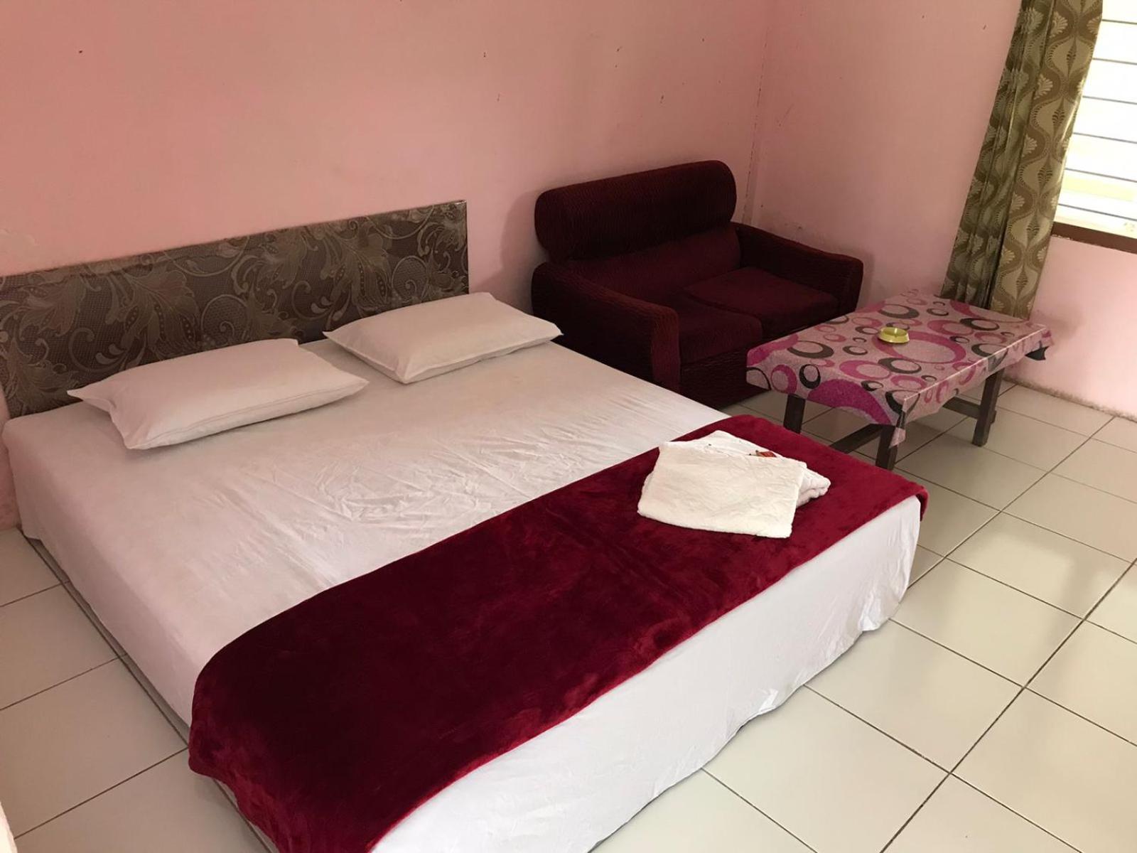 Standard Double Room - Photo 9
