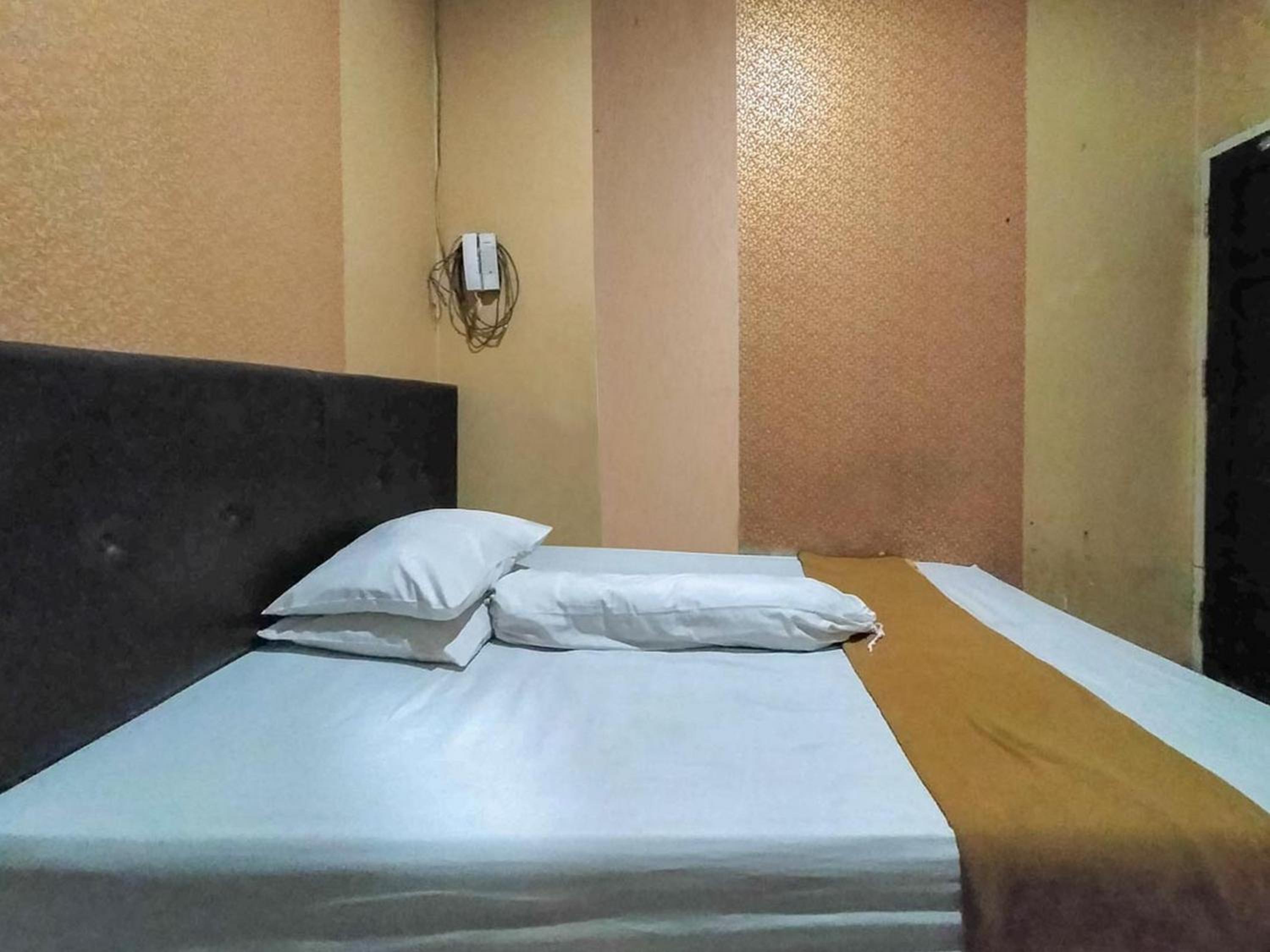 Economy Double Room photo 2