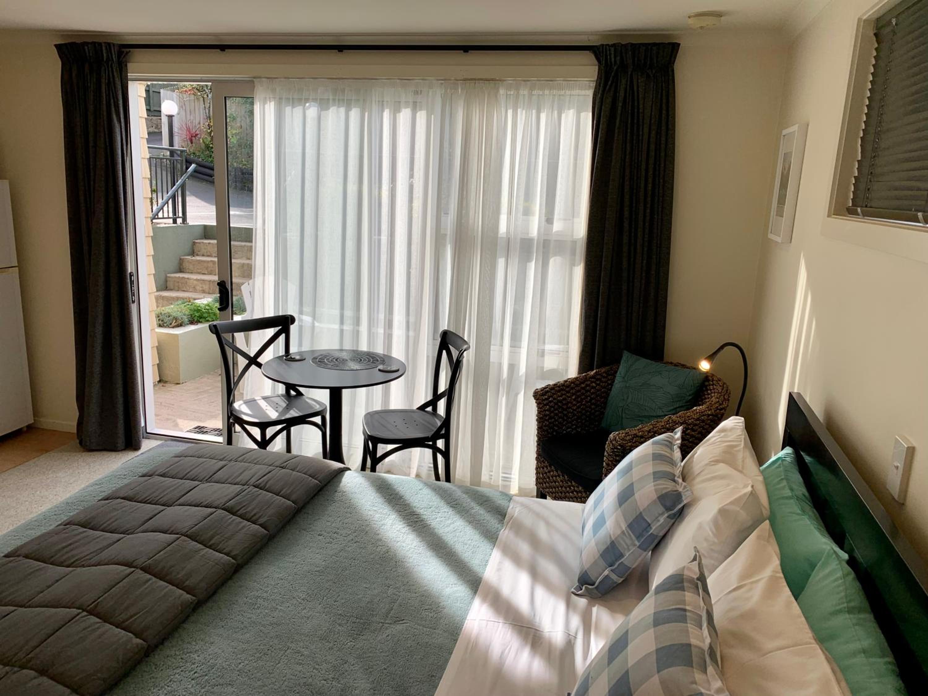 Deluxe Studio Apartment with Courtyard photo 1
