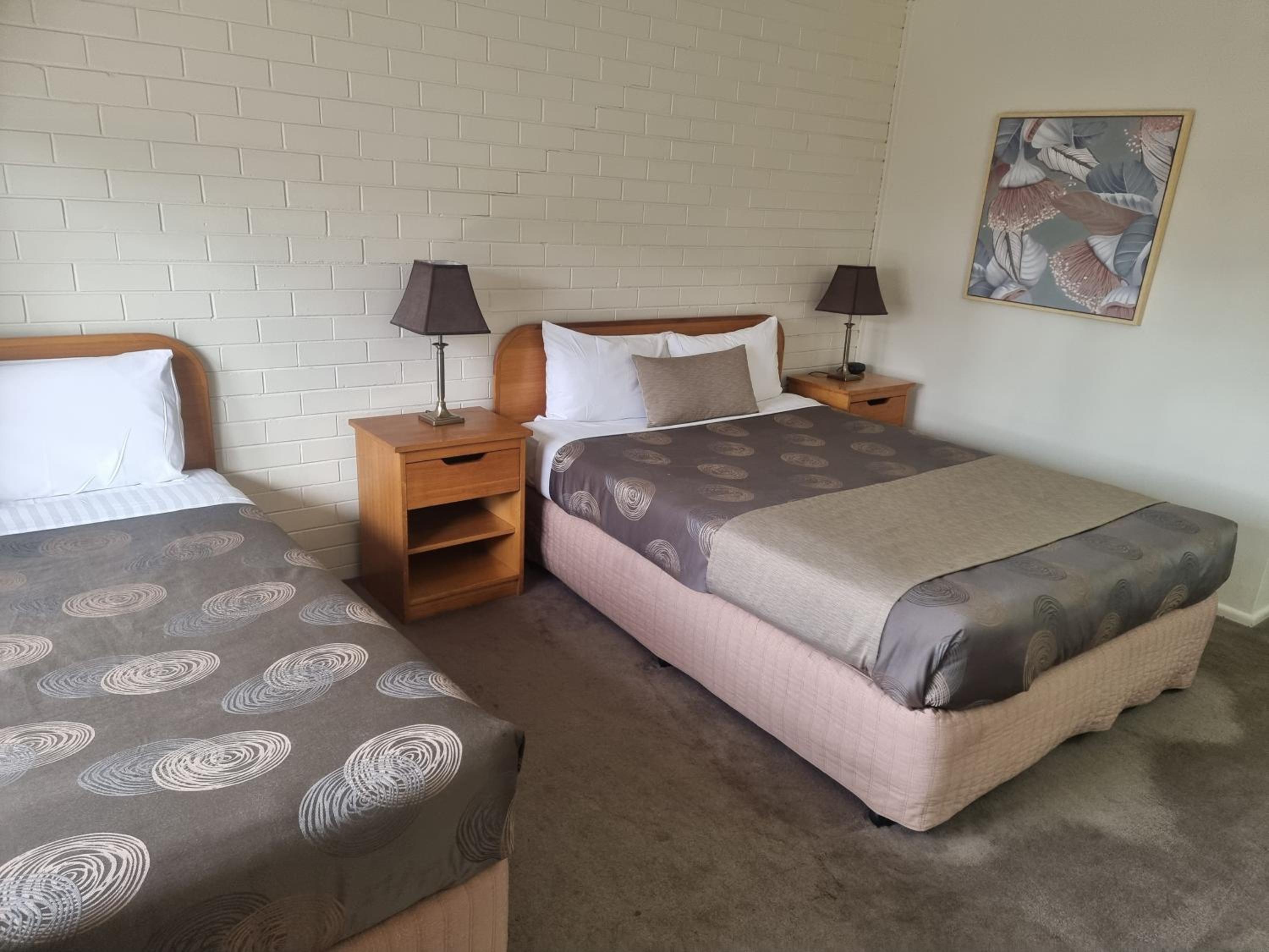 Standard Twin Room - Photo 2