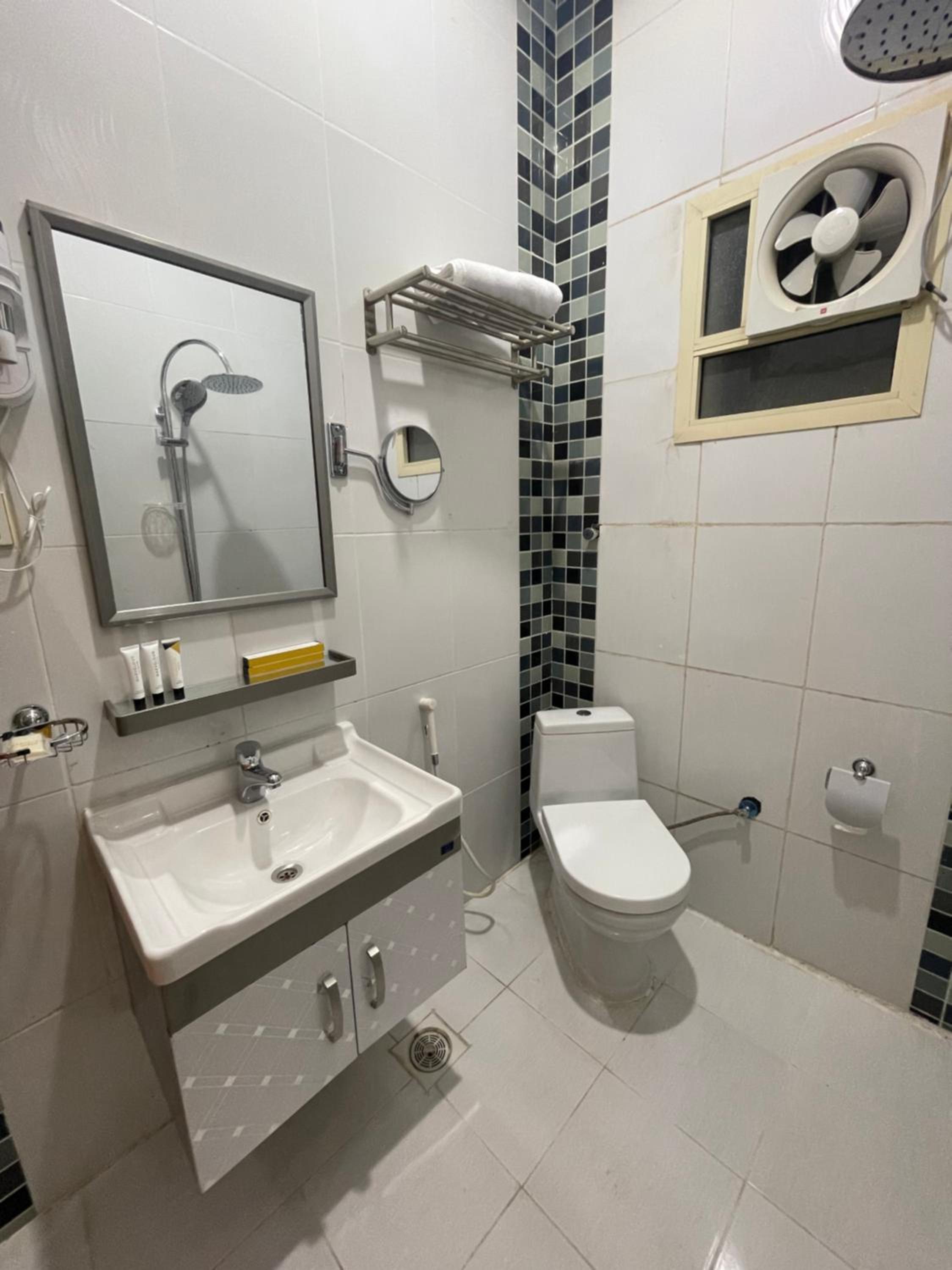 Twin Room with Shared Toilet