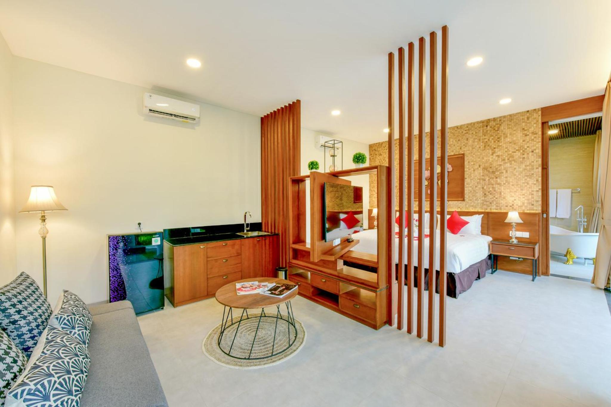 One-Bedroom Villa with Private Pool - Photo 10