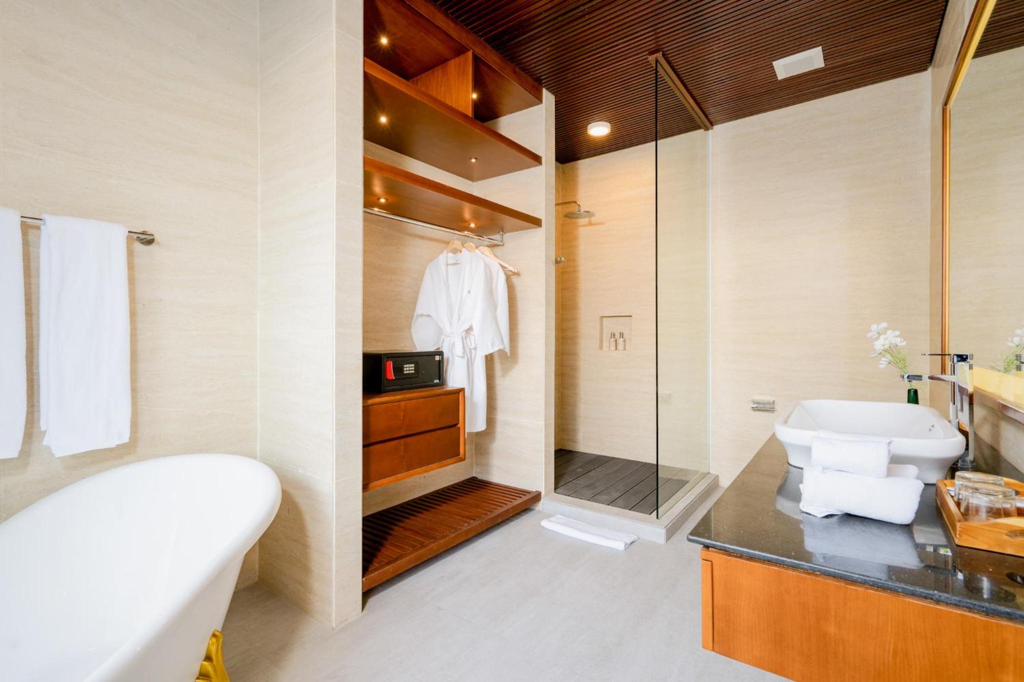 One-Bedroom Villa with Private Pool - Photo 5