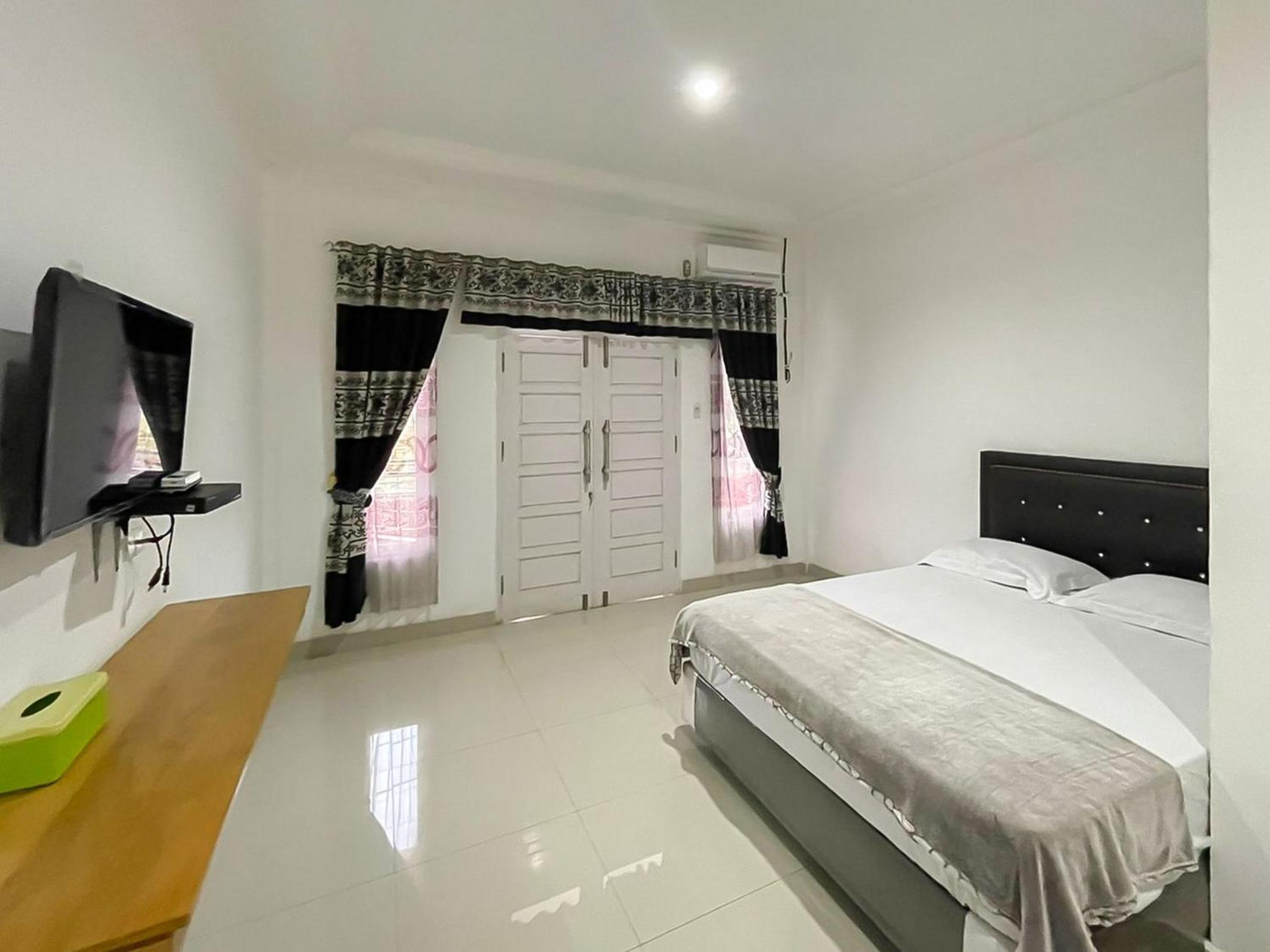 Standard Double Room - Photo 6