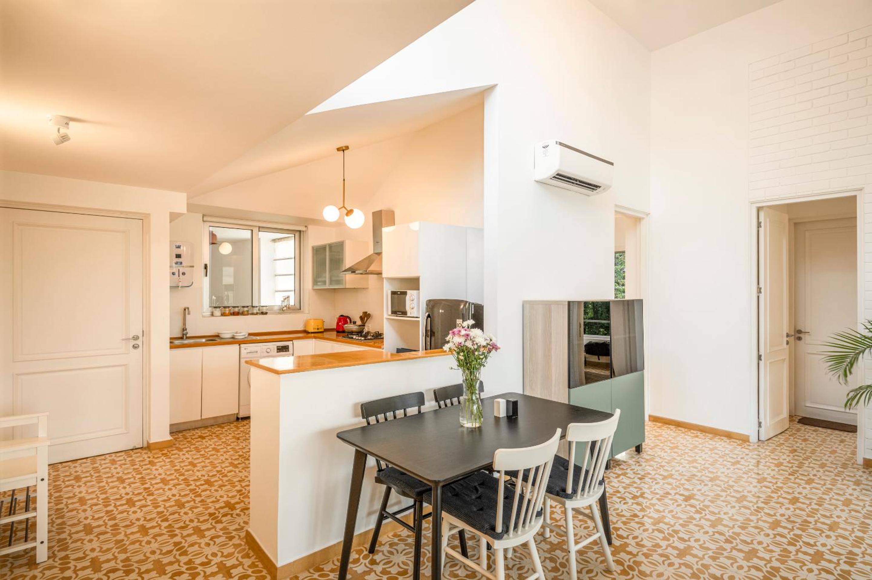 El Sereno 205|Common Pool |Second Floor|Balcony|Patio photo 3