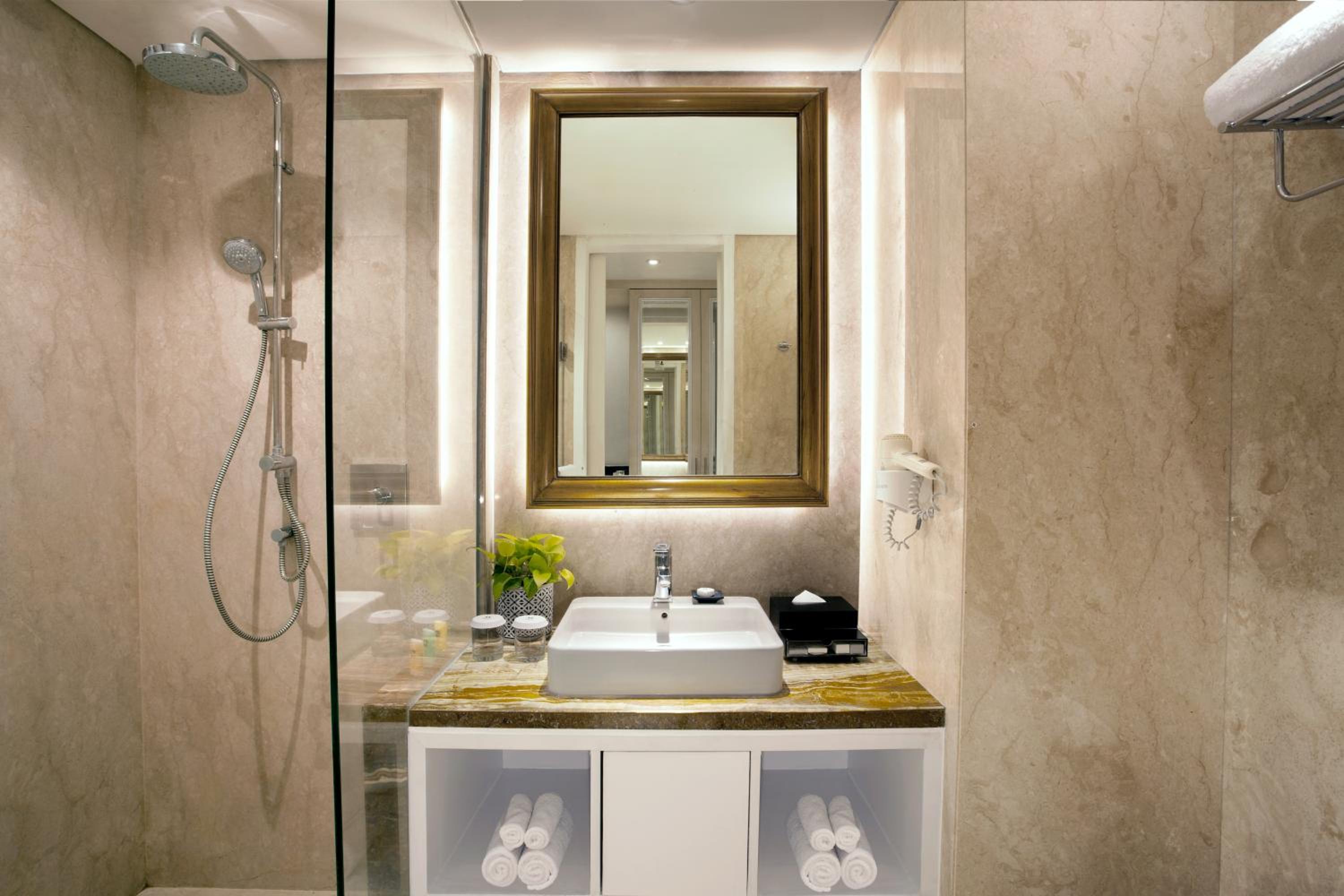 Deluxe Queen Room photo 3