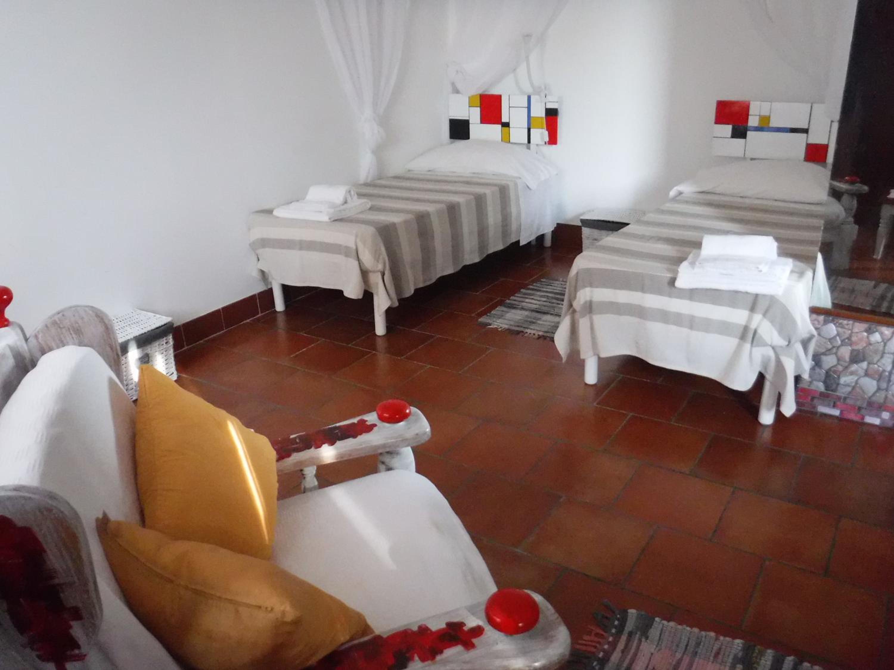 Quadruple Room with Private Bathroom photo 3