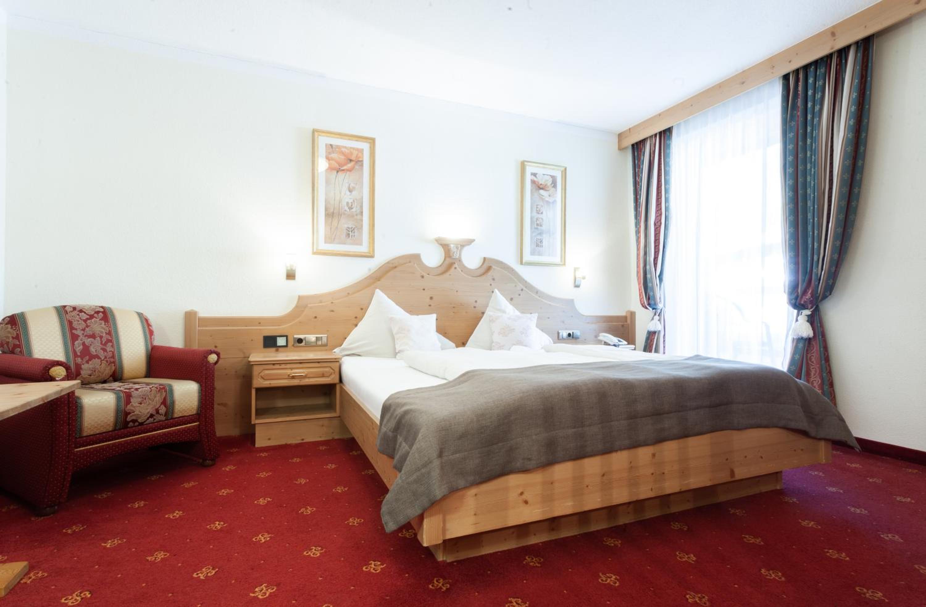 Superior Double Room with Balcony - Photo 2