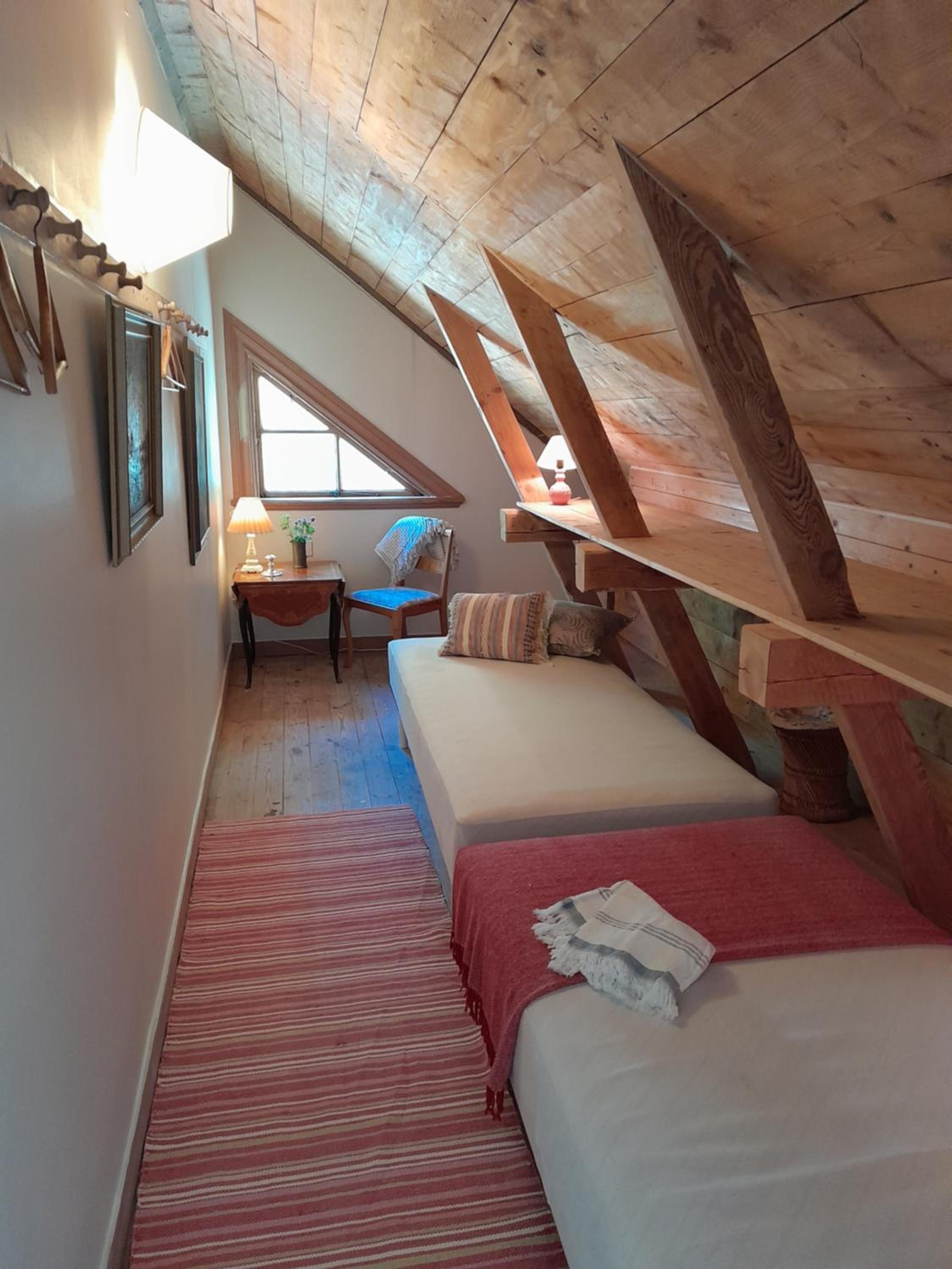 Deluxe Family Room - Photo 12