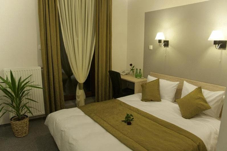 Double Room - Photo 3