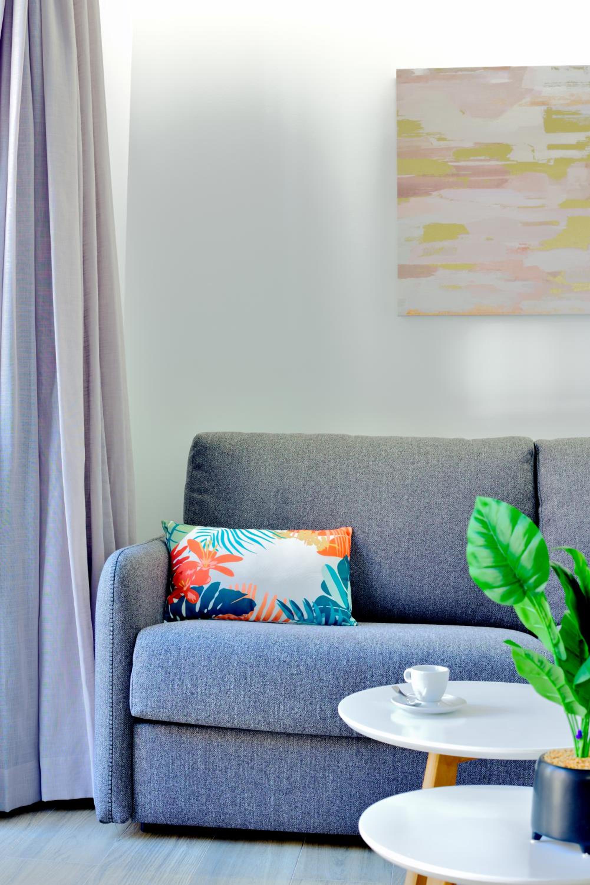 One-Bedroom Apartment - Photo 12