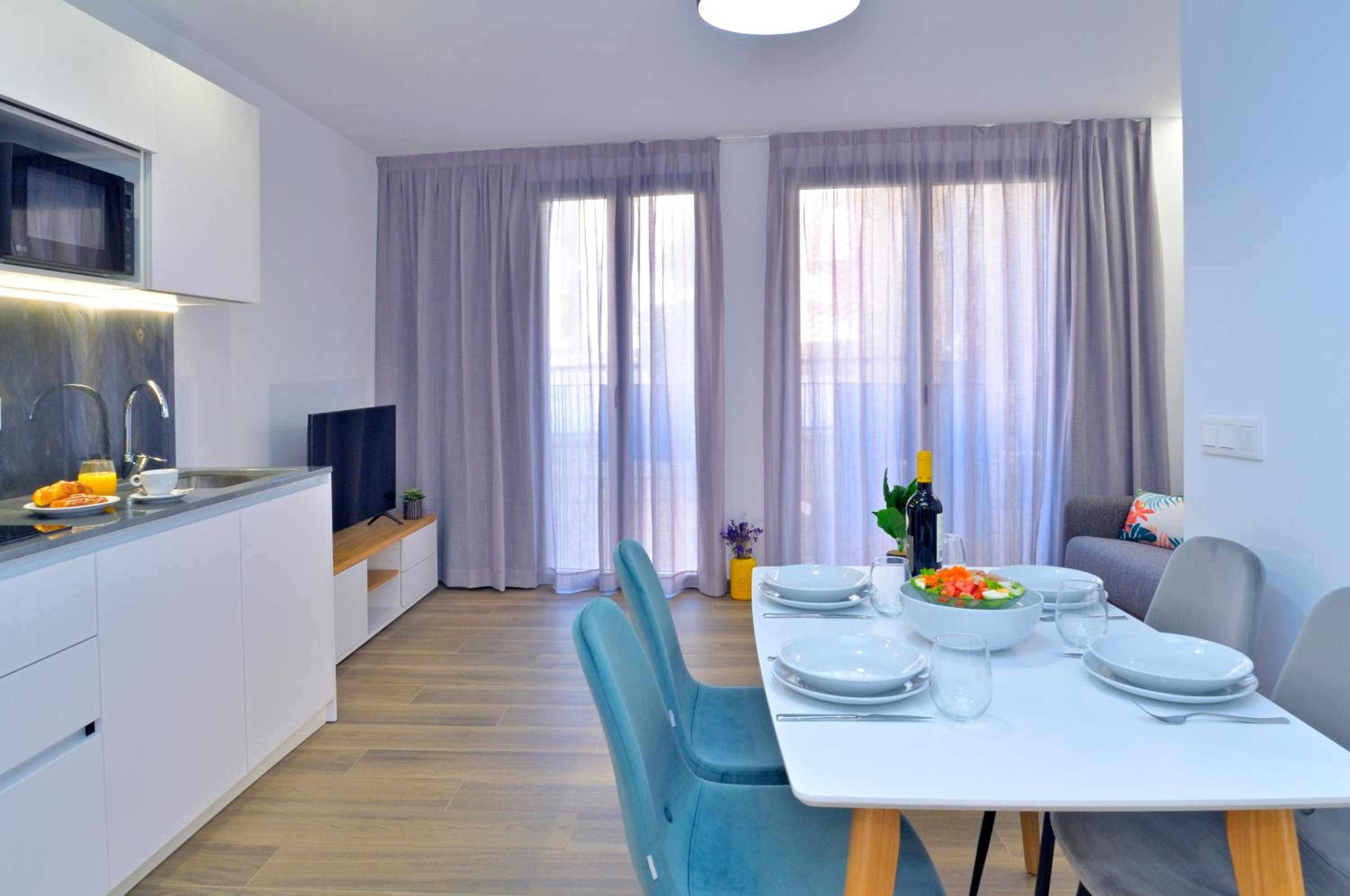 One-Bedroom Apartment - Photo 4