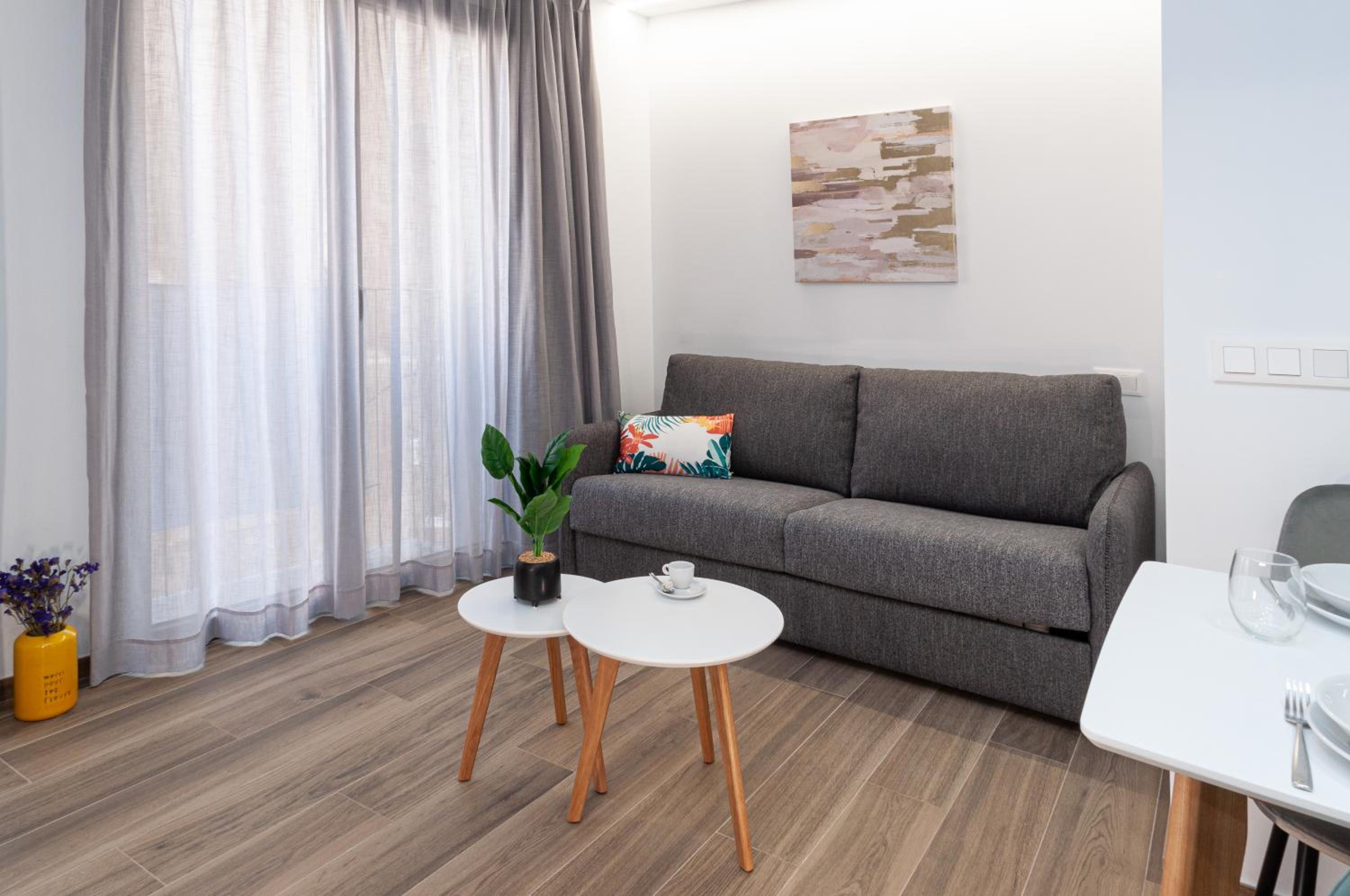 One-Bedroom Apartment - Photo 9