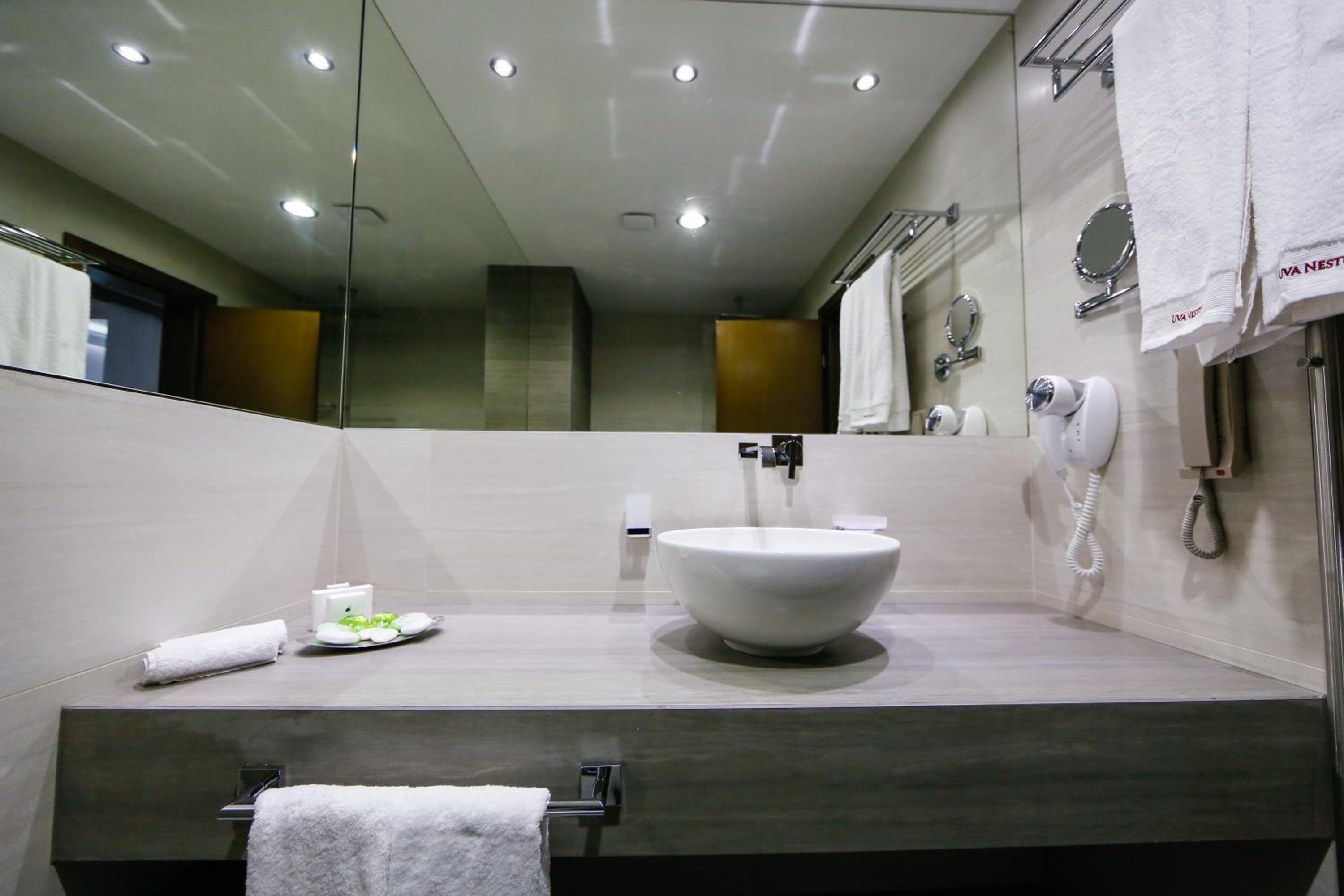 Deluxe Double Room - Photo 7