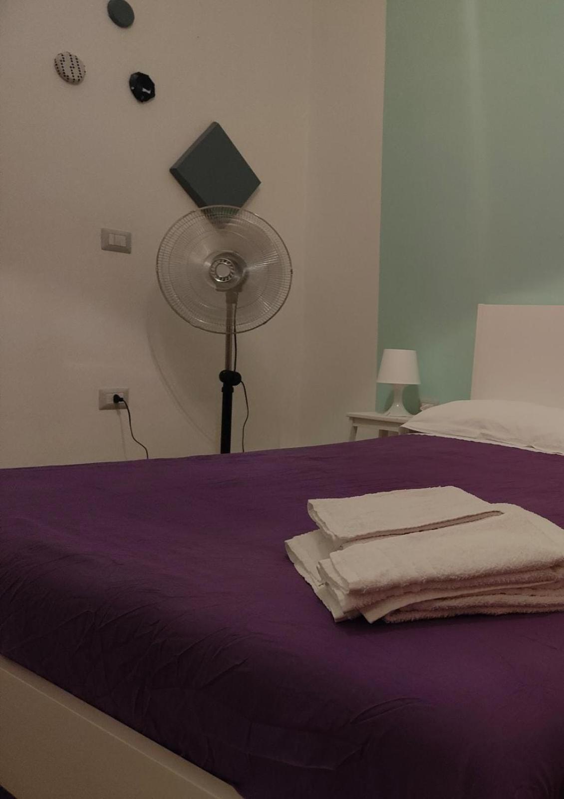 Double Room with Private External Bathroom photo 2