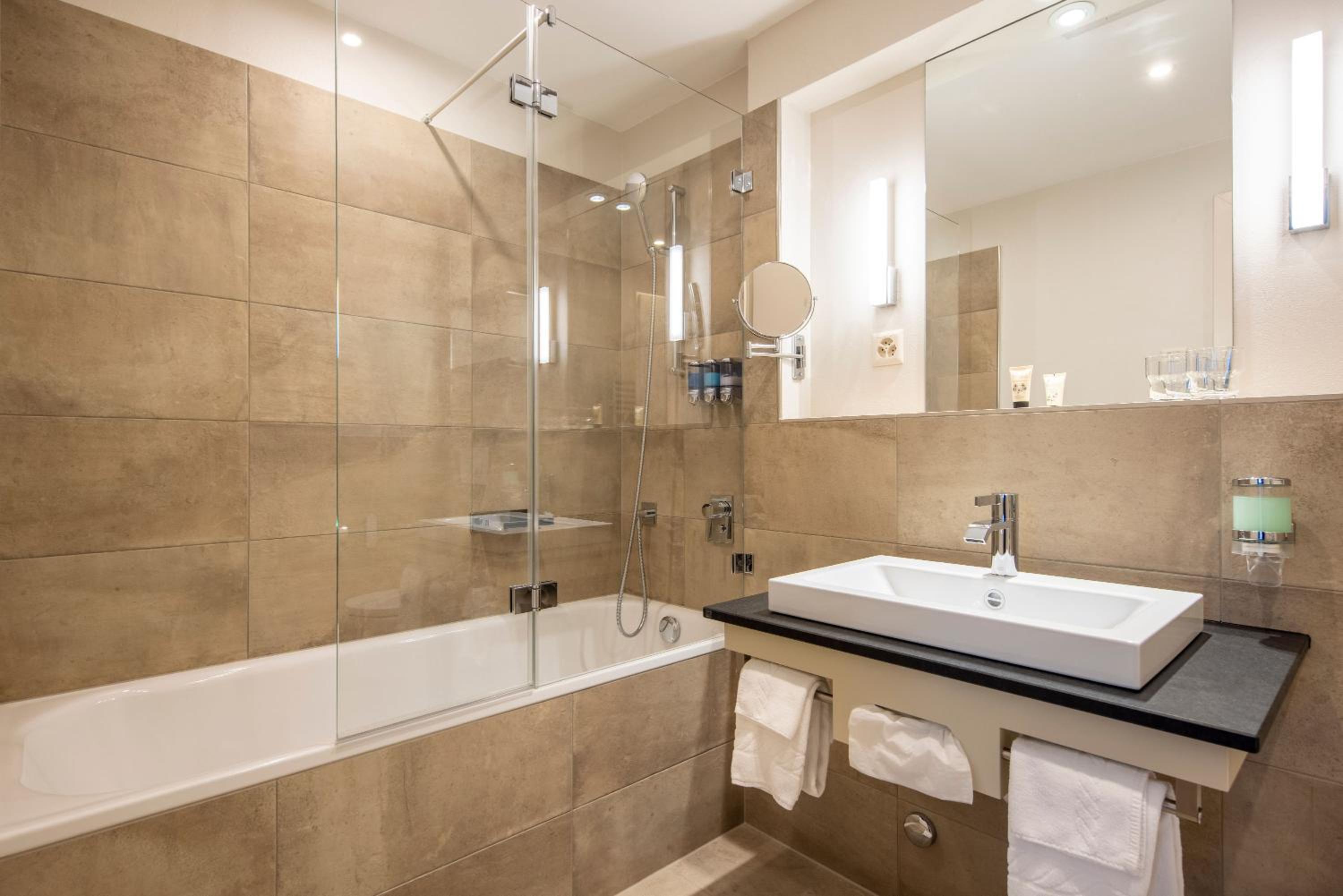 Double Room Deluxe - Garden View with A/C photo 3