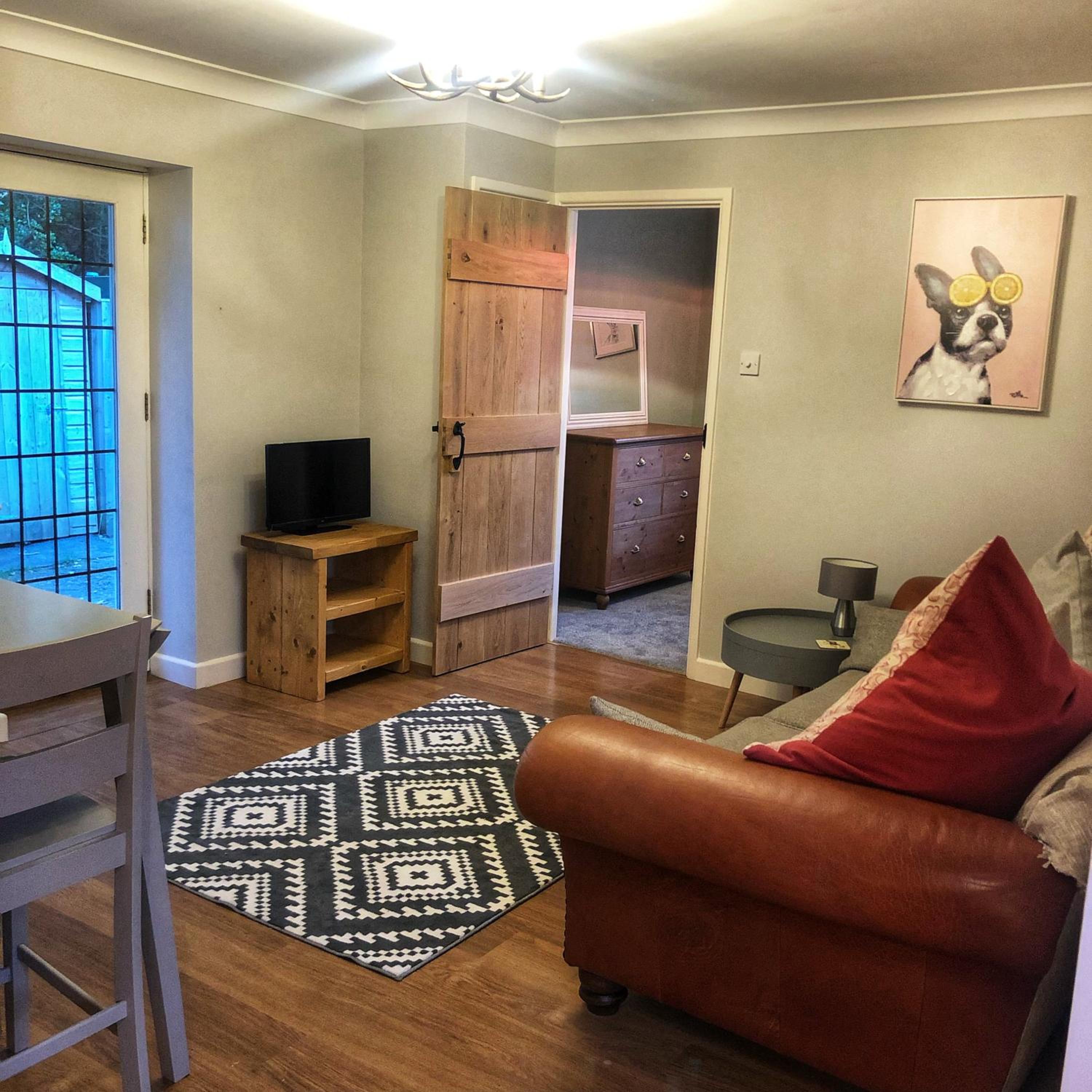 One-Bedroom Apartment photo 2