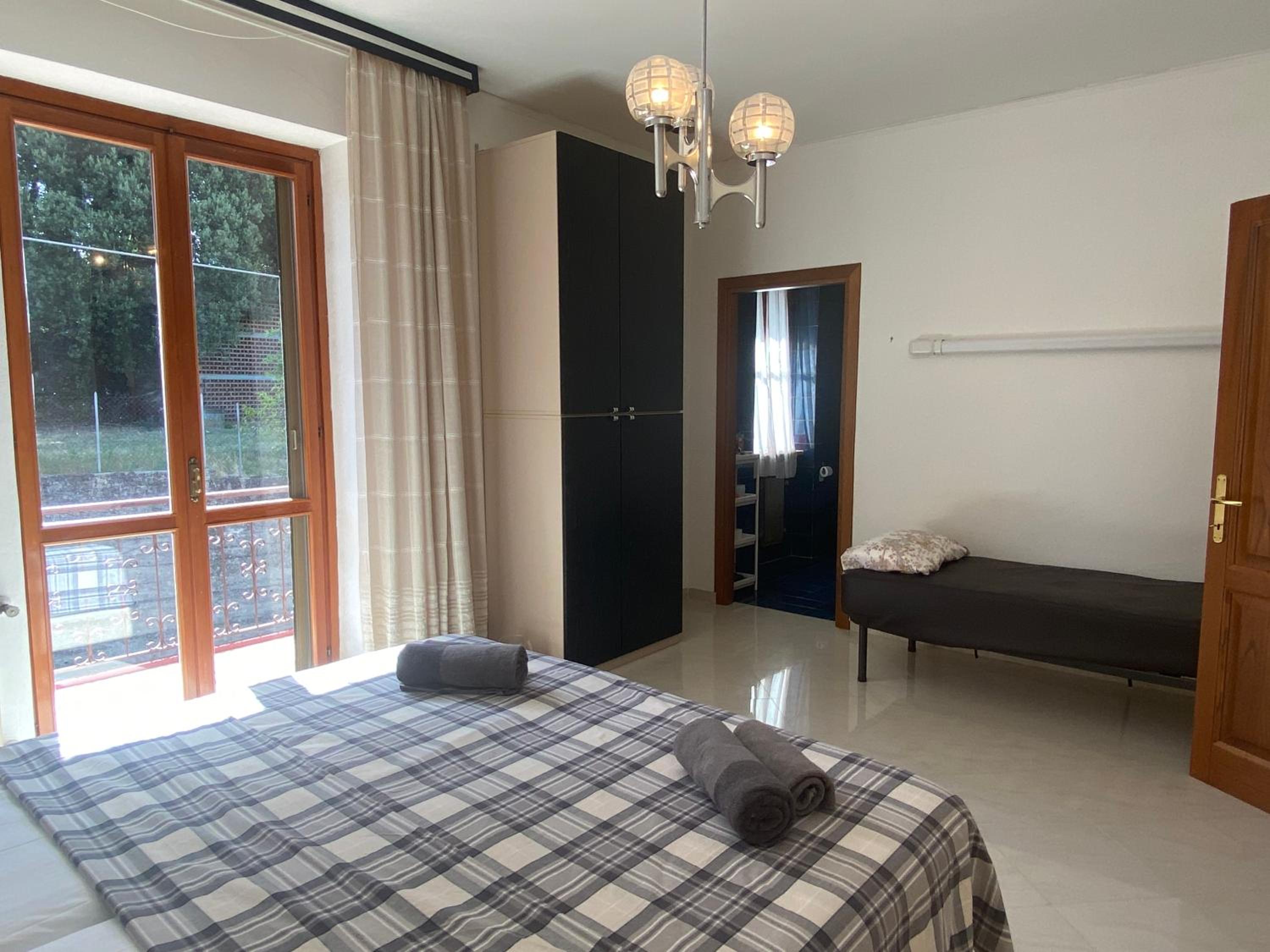 Deluxe Double Room with Extra Bed - Photo 1