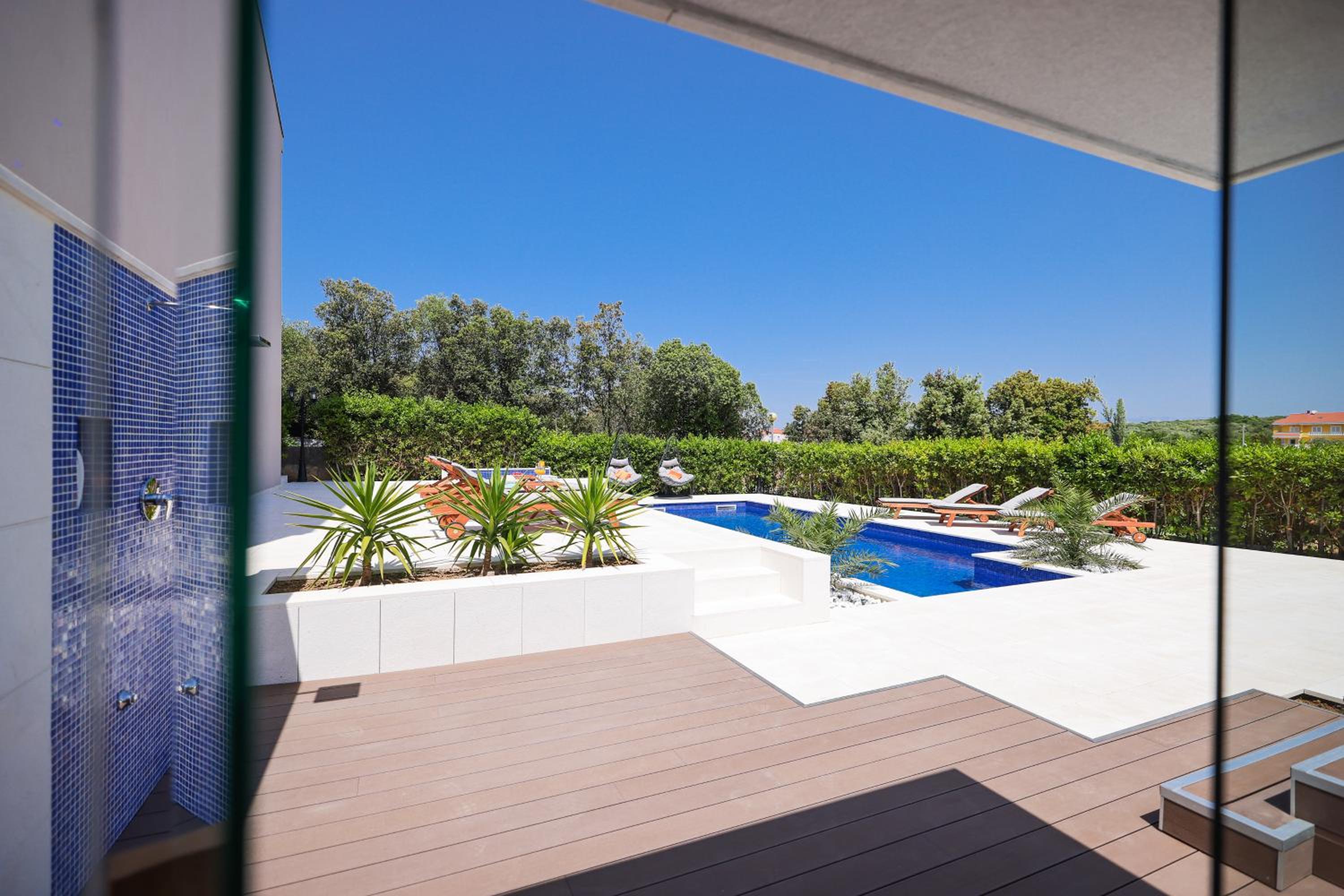 One-Bedroom Apartment with Terrace or Balcony - Photo 22