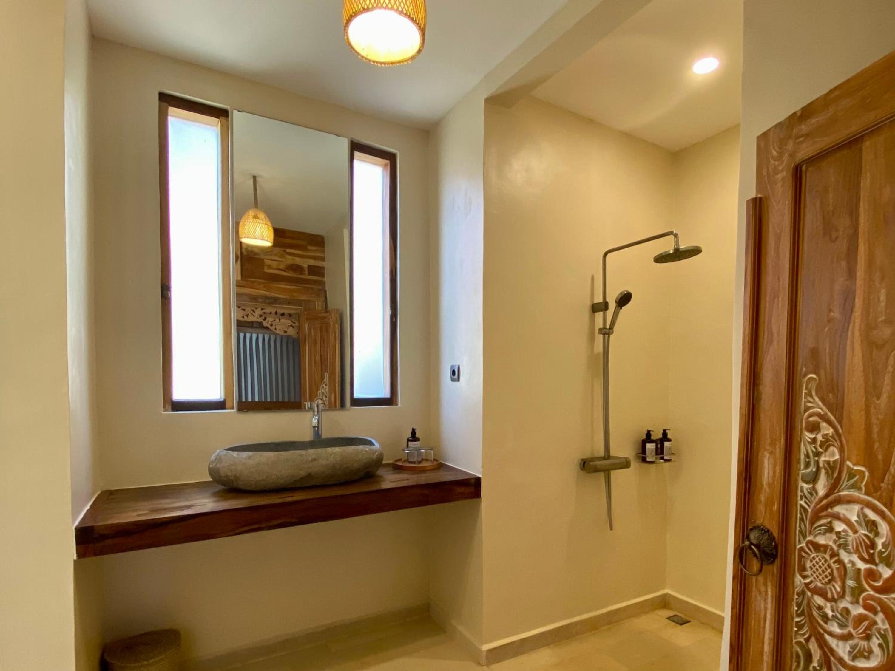 Deluxe Double Room with Sea View - Photo 6