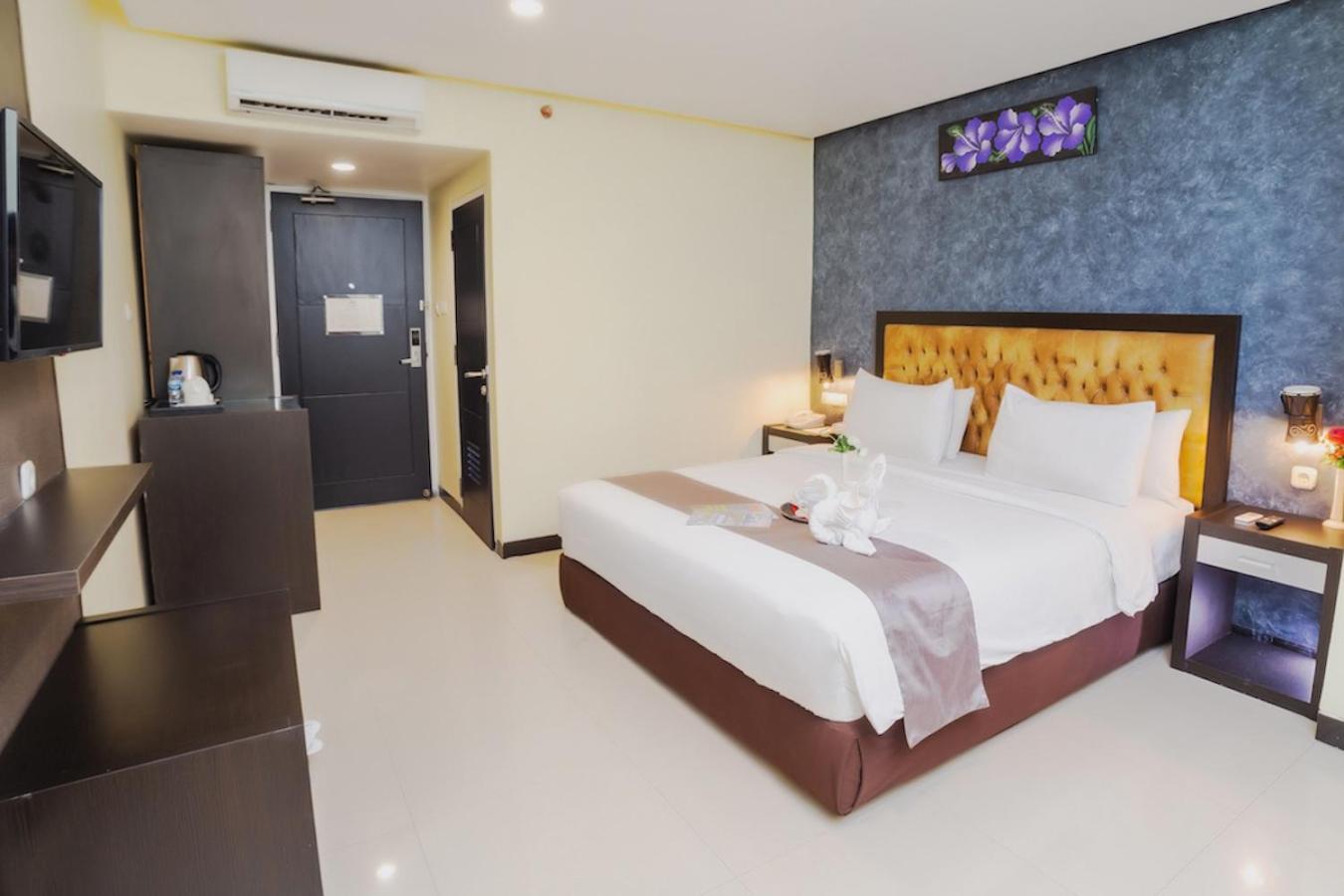 Deluxe Queen Room - Photo 2