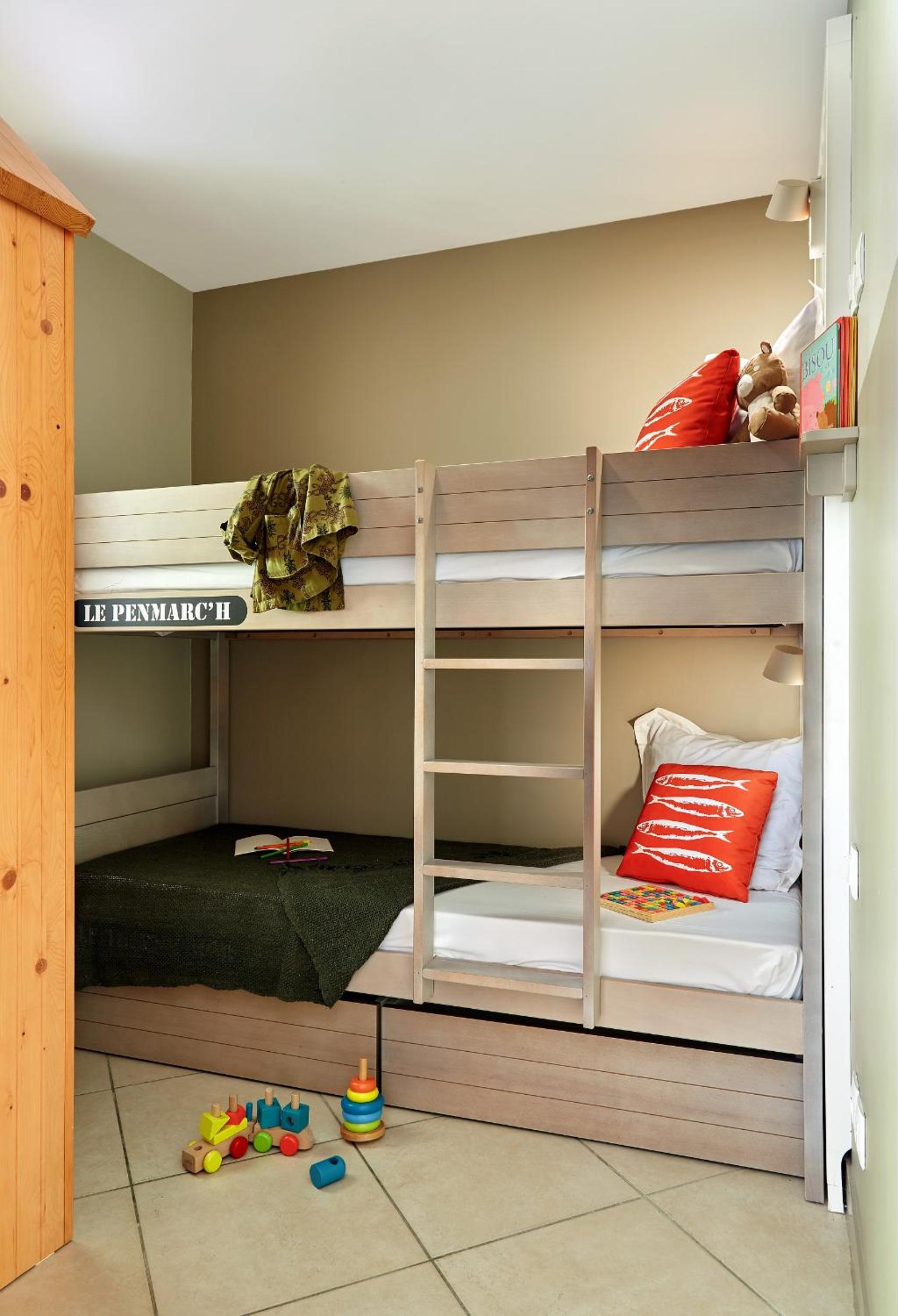 One-Bedroom Apartment with Sleeping Alcove and Terrace or Balcony (6 people) - Sea View photo 1