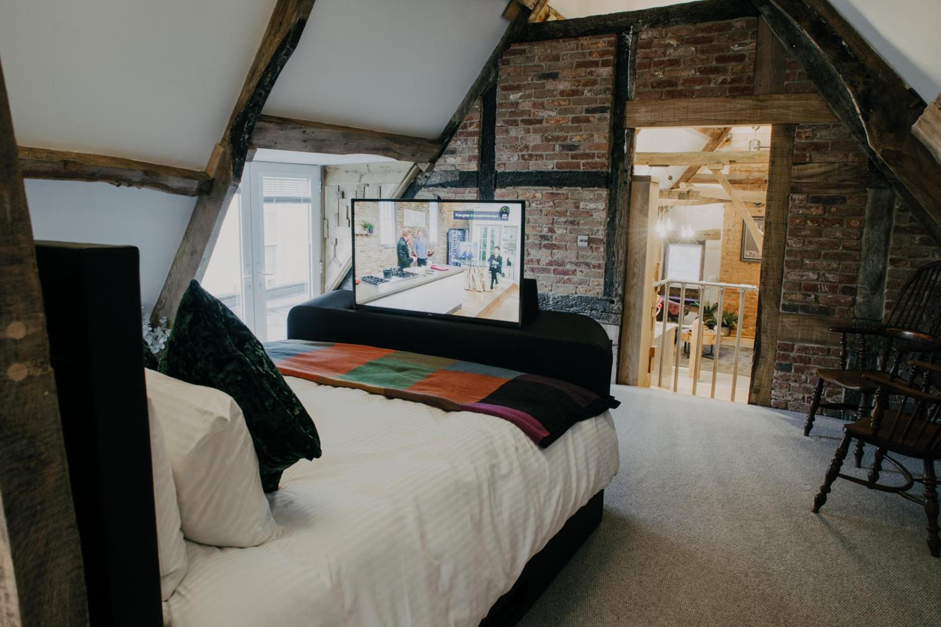 One-Bedroom Apartment - Photo 9
