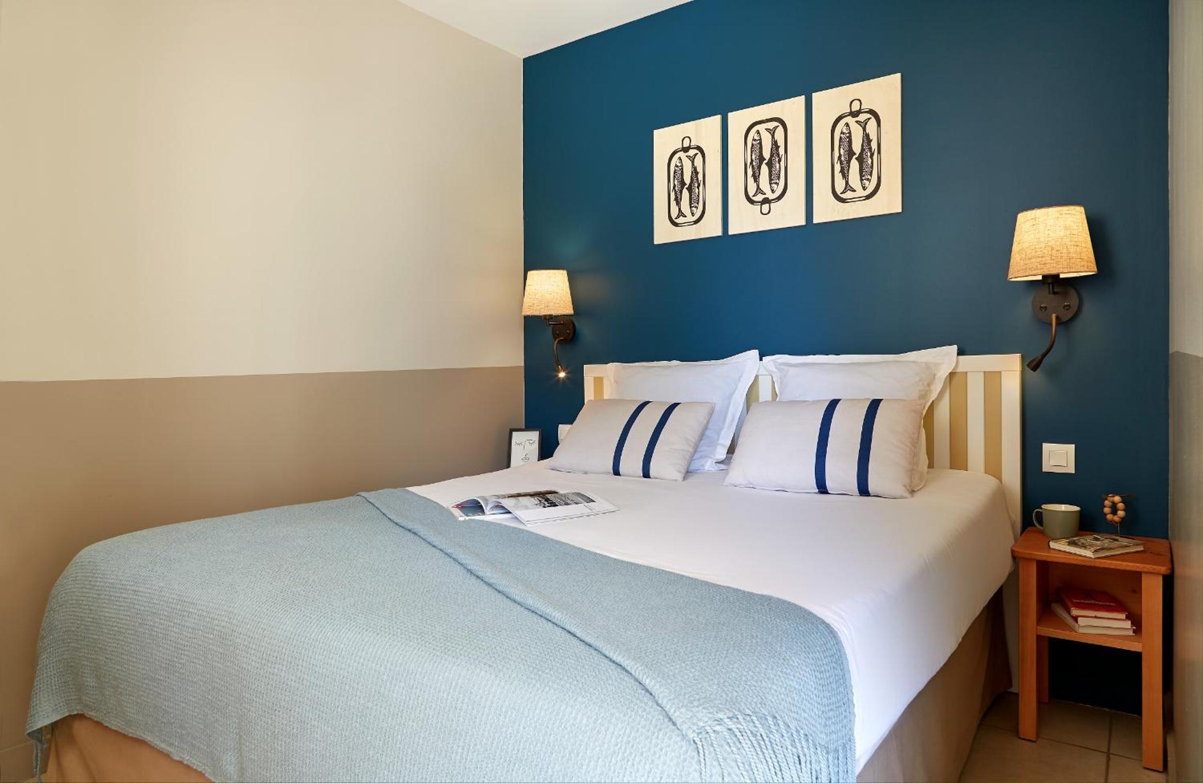 One-Bedroom Apartment with Sleeping Alcove and Terrace or Balcony (6 people) - Open Sea View - Seafront photo 3