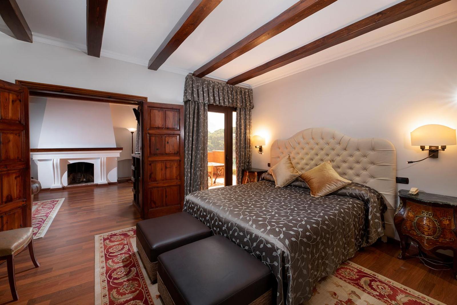 Mar Suite with Spa Access photo 3