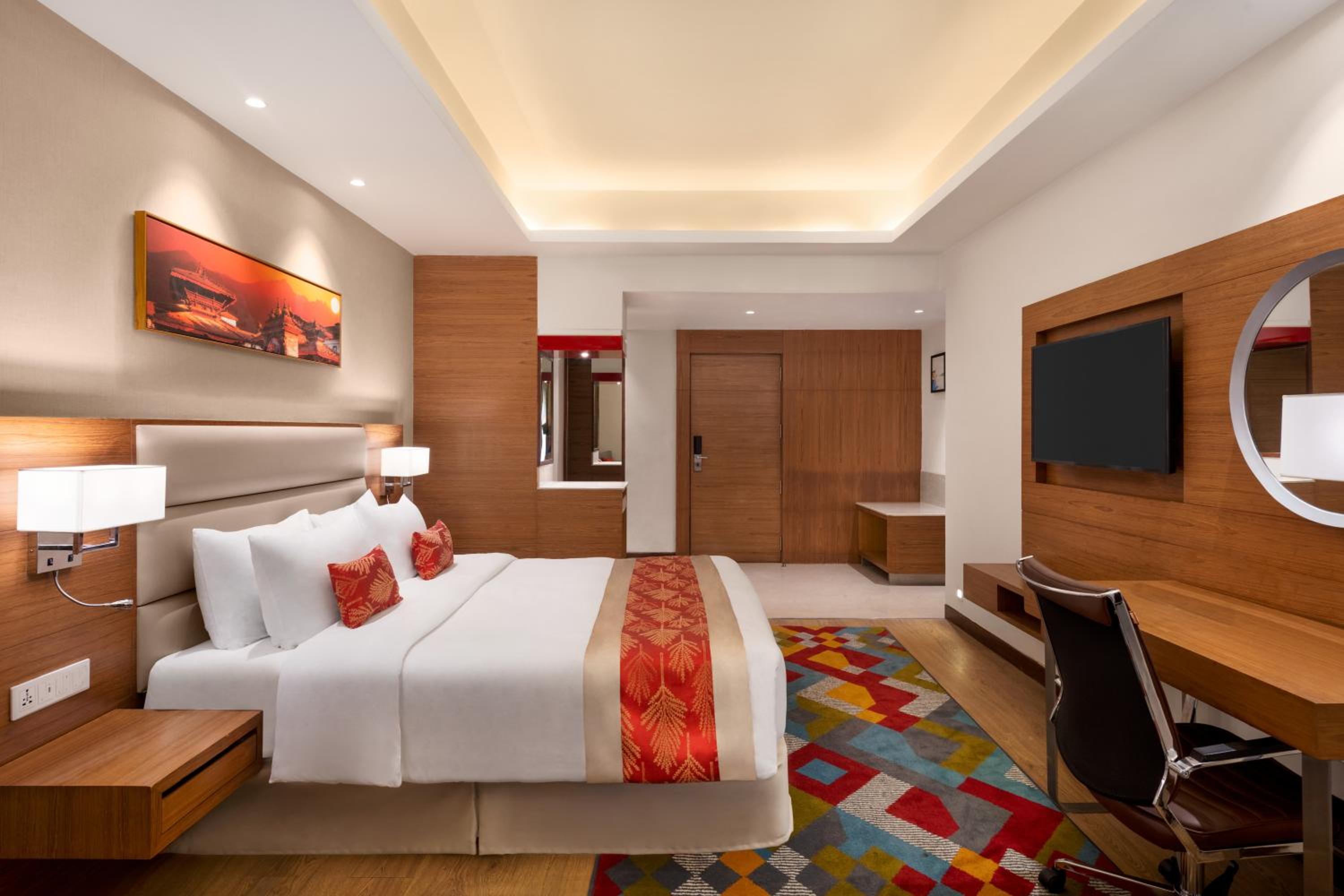 Deluxe King Room,with Balcony and City View - Non Smoking (10% off on Food and Soft Beverages) - Photo 8