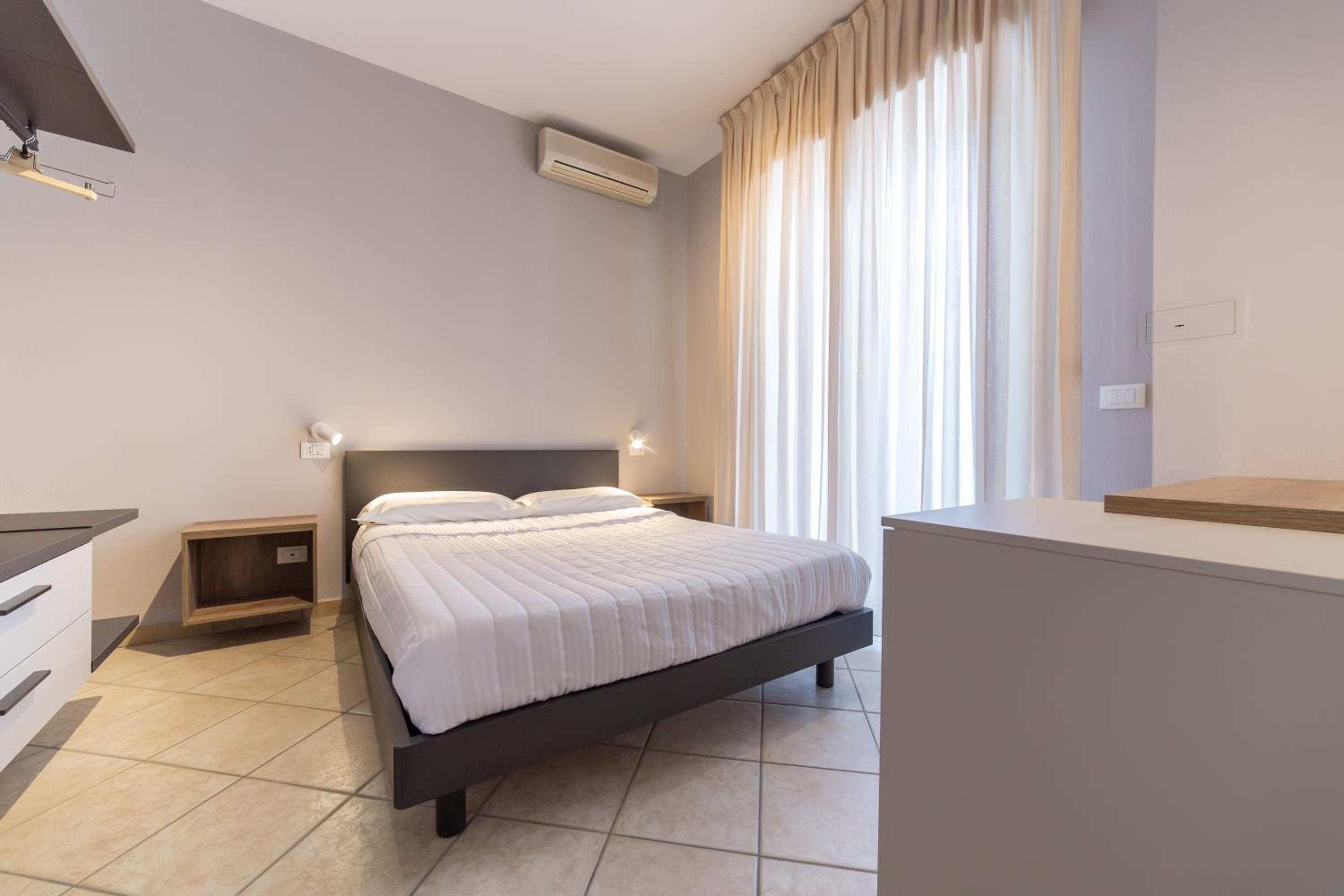 Double or Twin Room - Photo 12