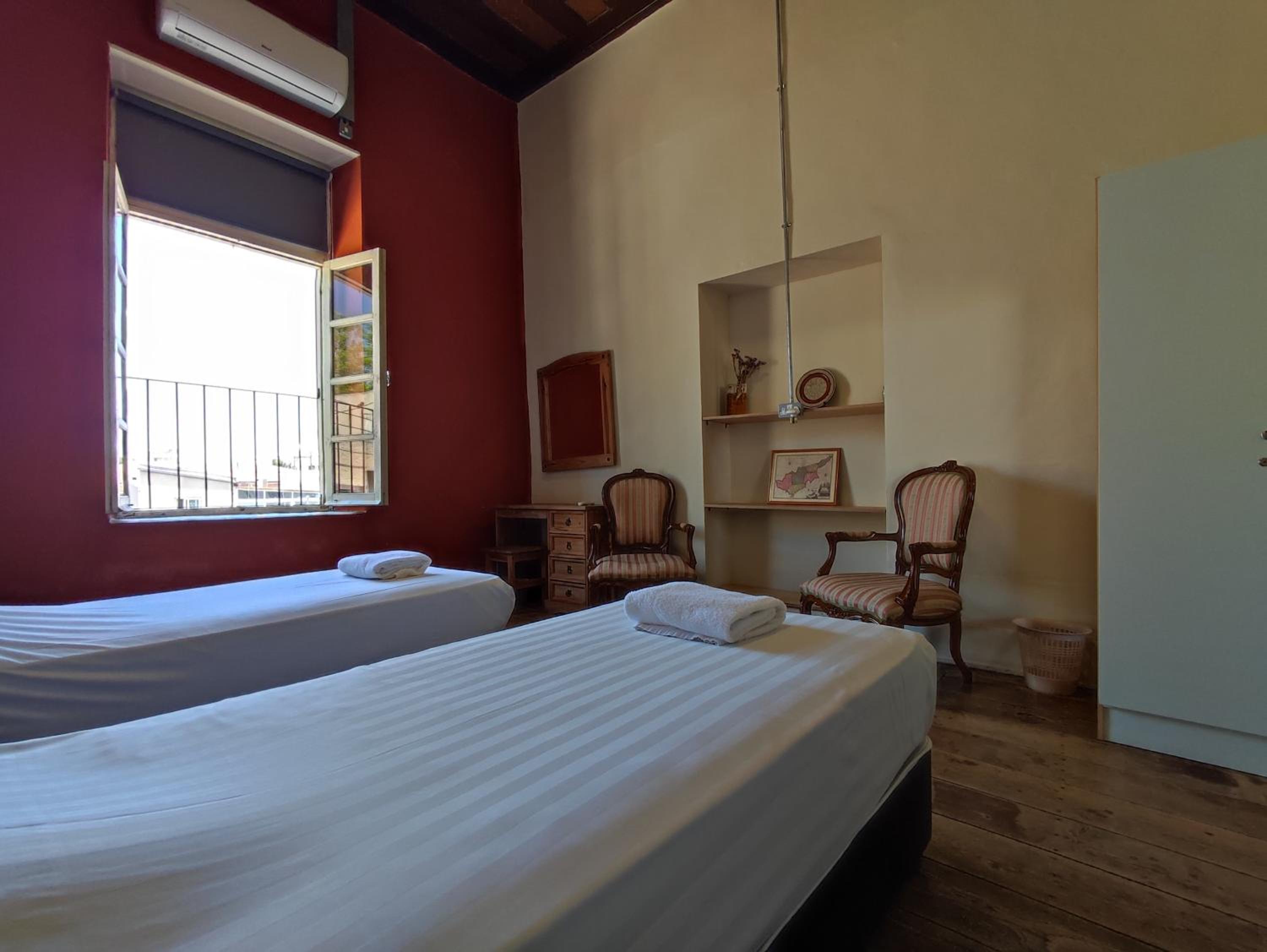 Budget Twin Room - Photo 1