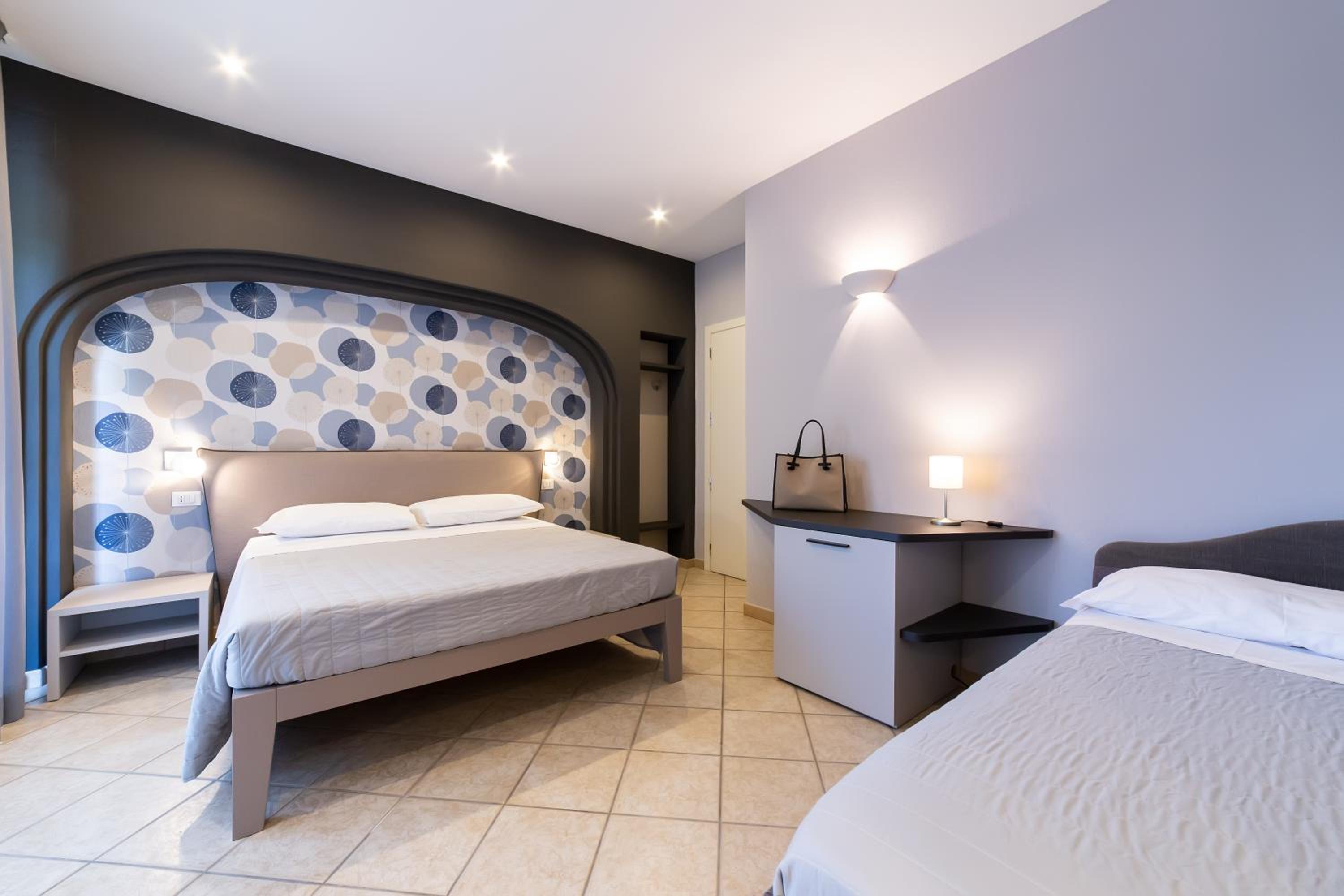 Double or Twin Room - Photo 5