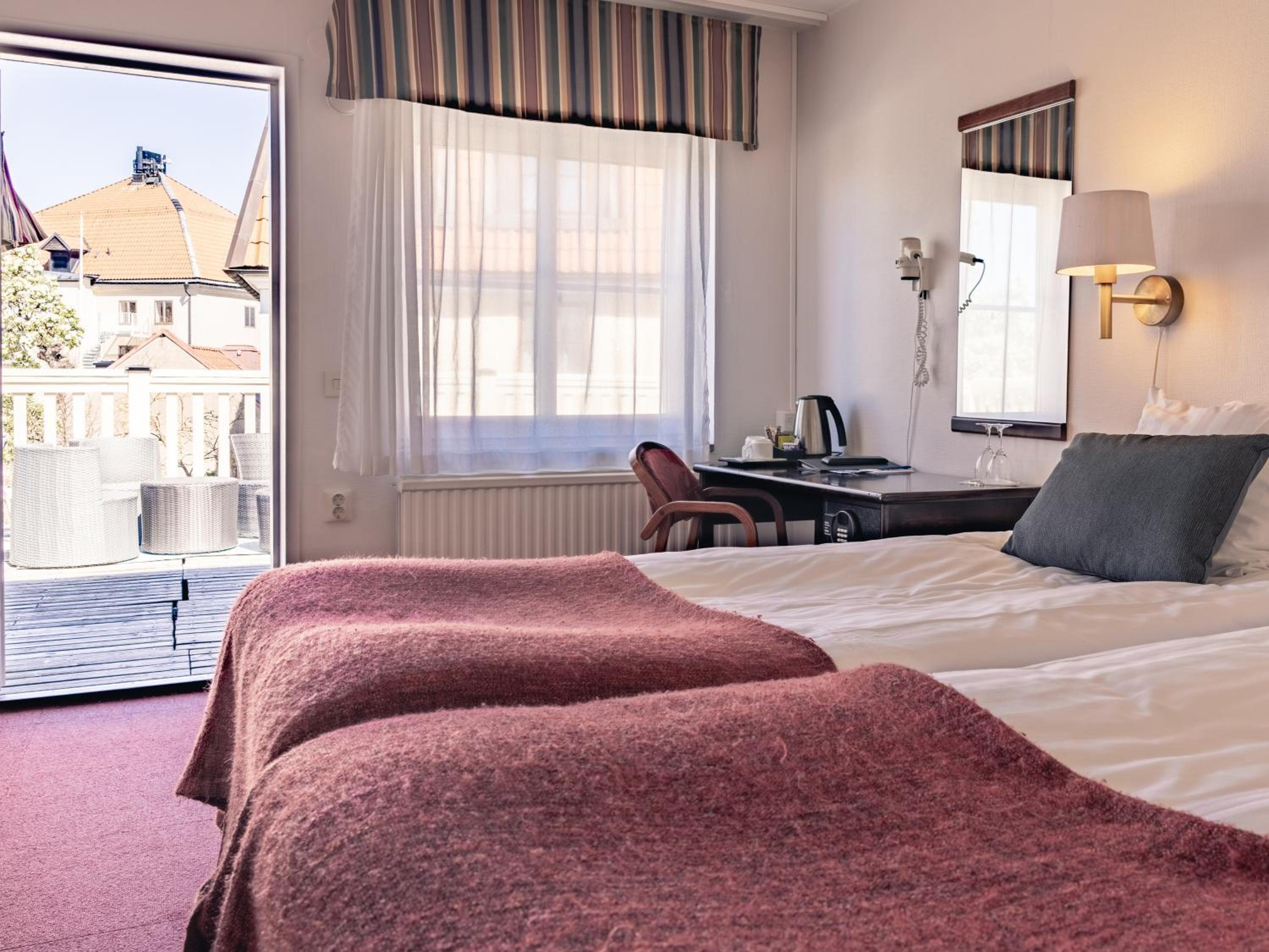 Economy Twin Room - Photo 6