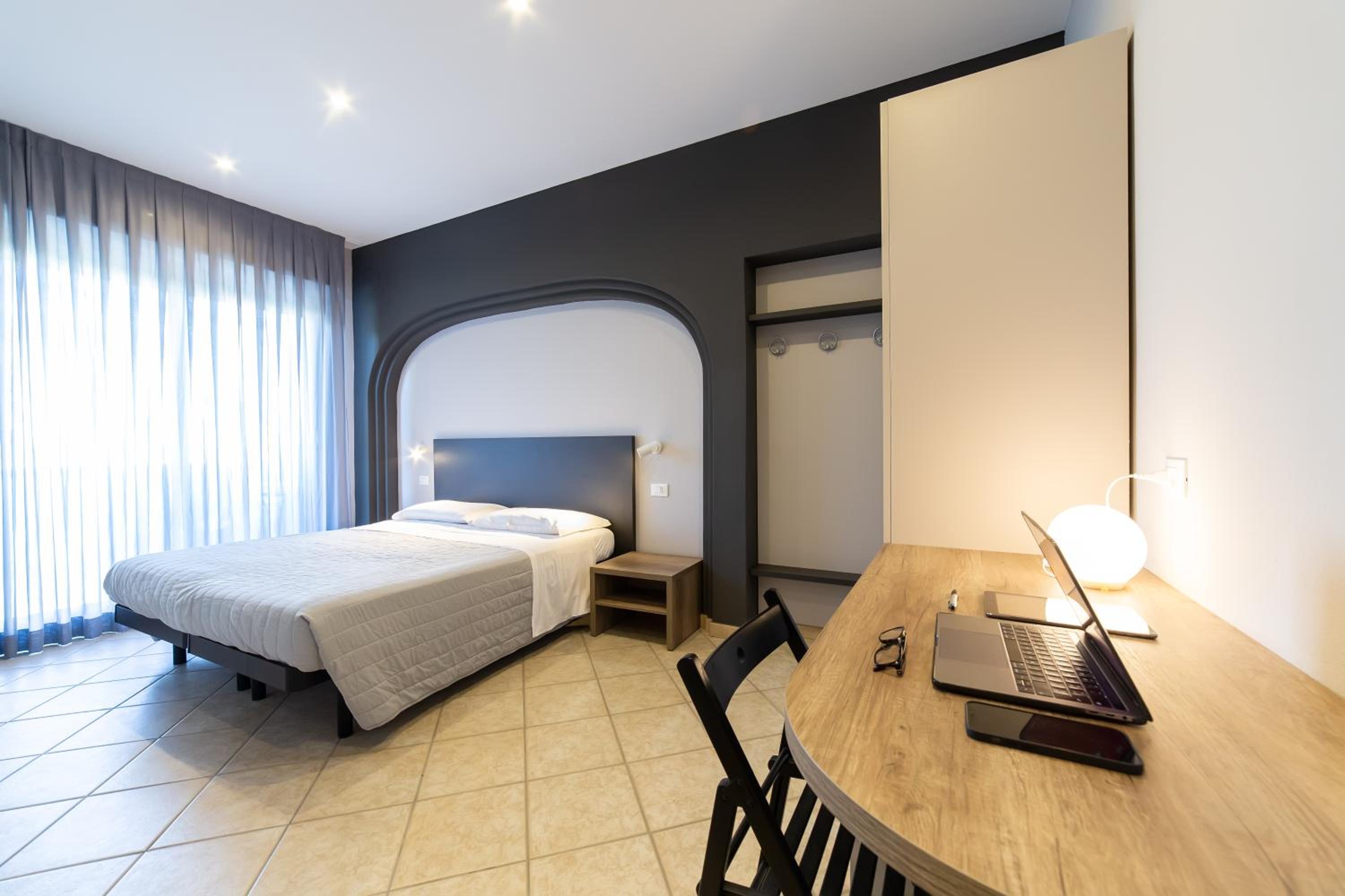 Double or Twin Room - Photo 11