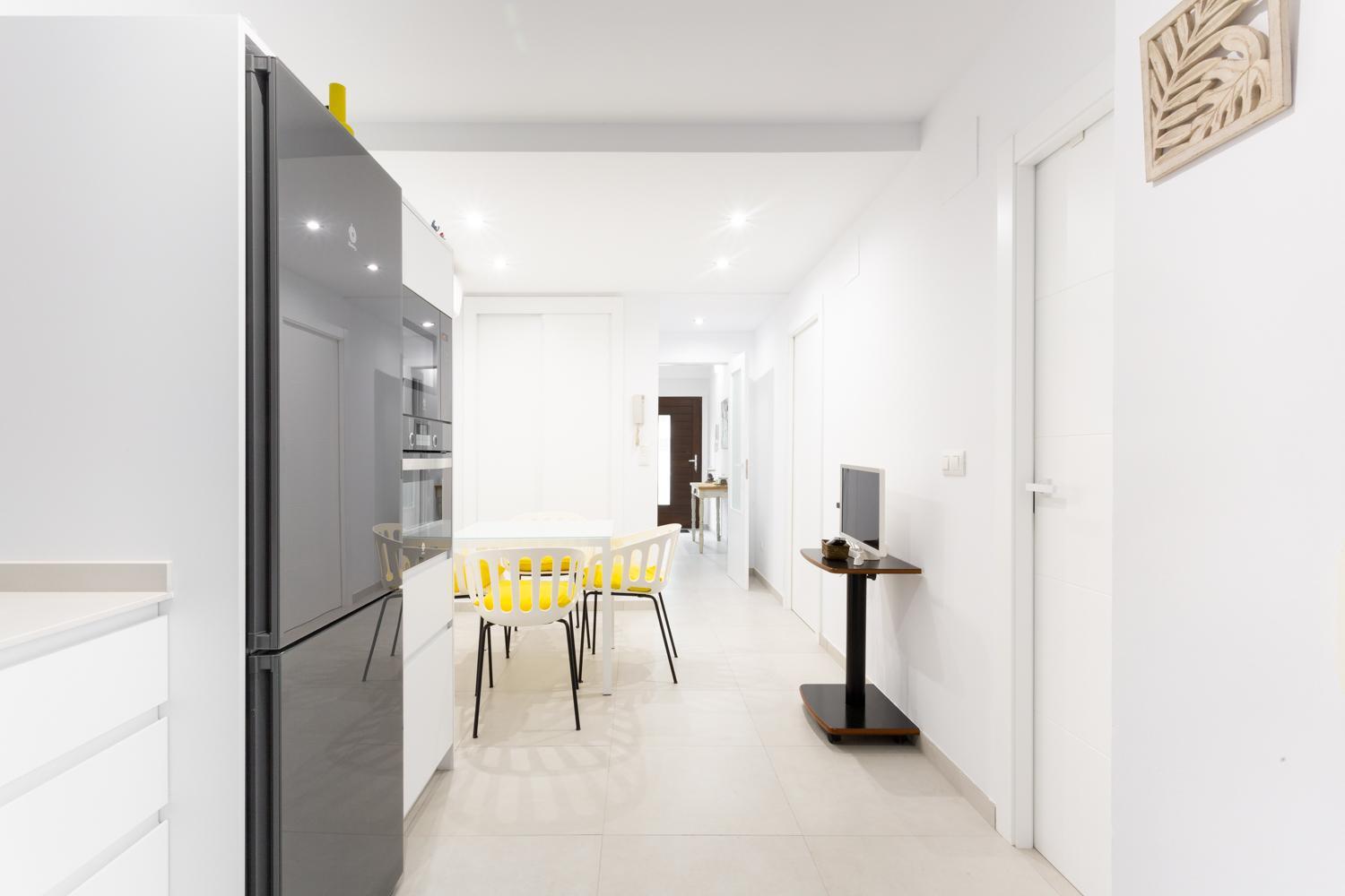 Apartment - Ground Floor - Photo 2