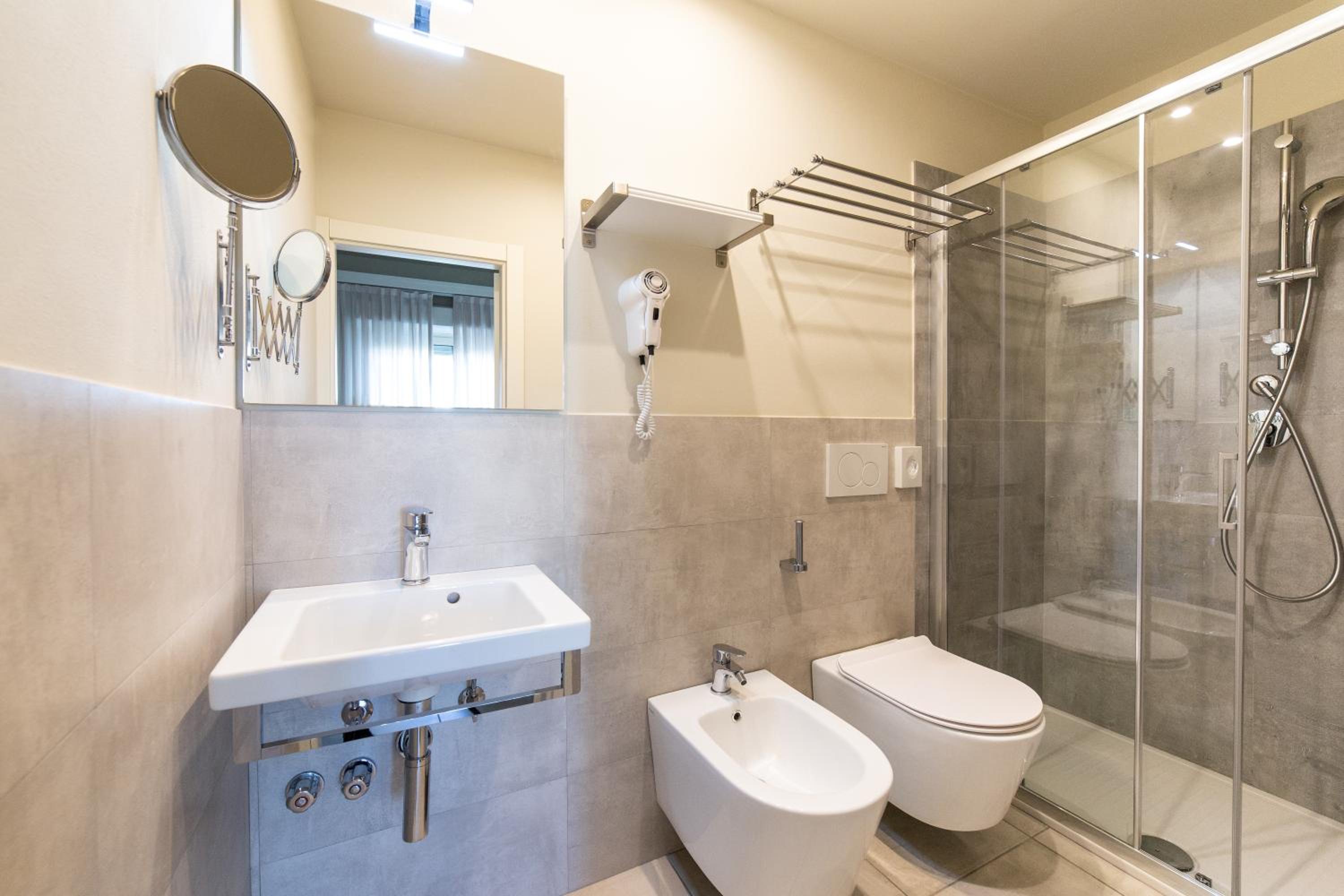 Double or Twin Room - Photo 18