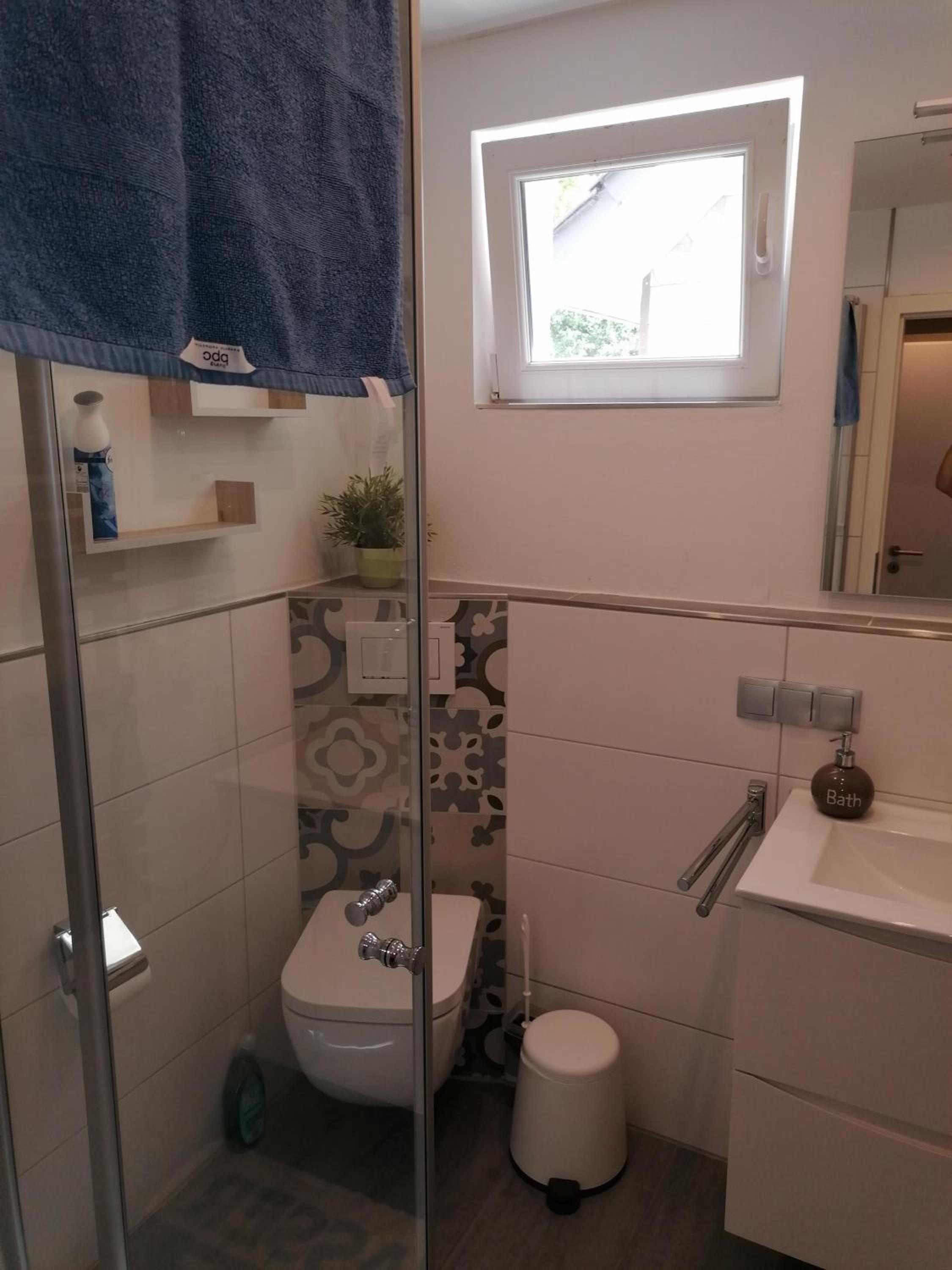Apartment with Shower photo 3