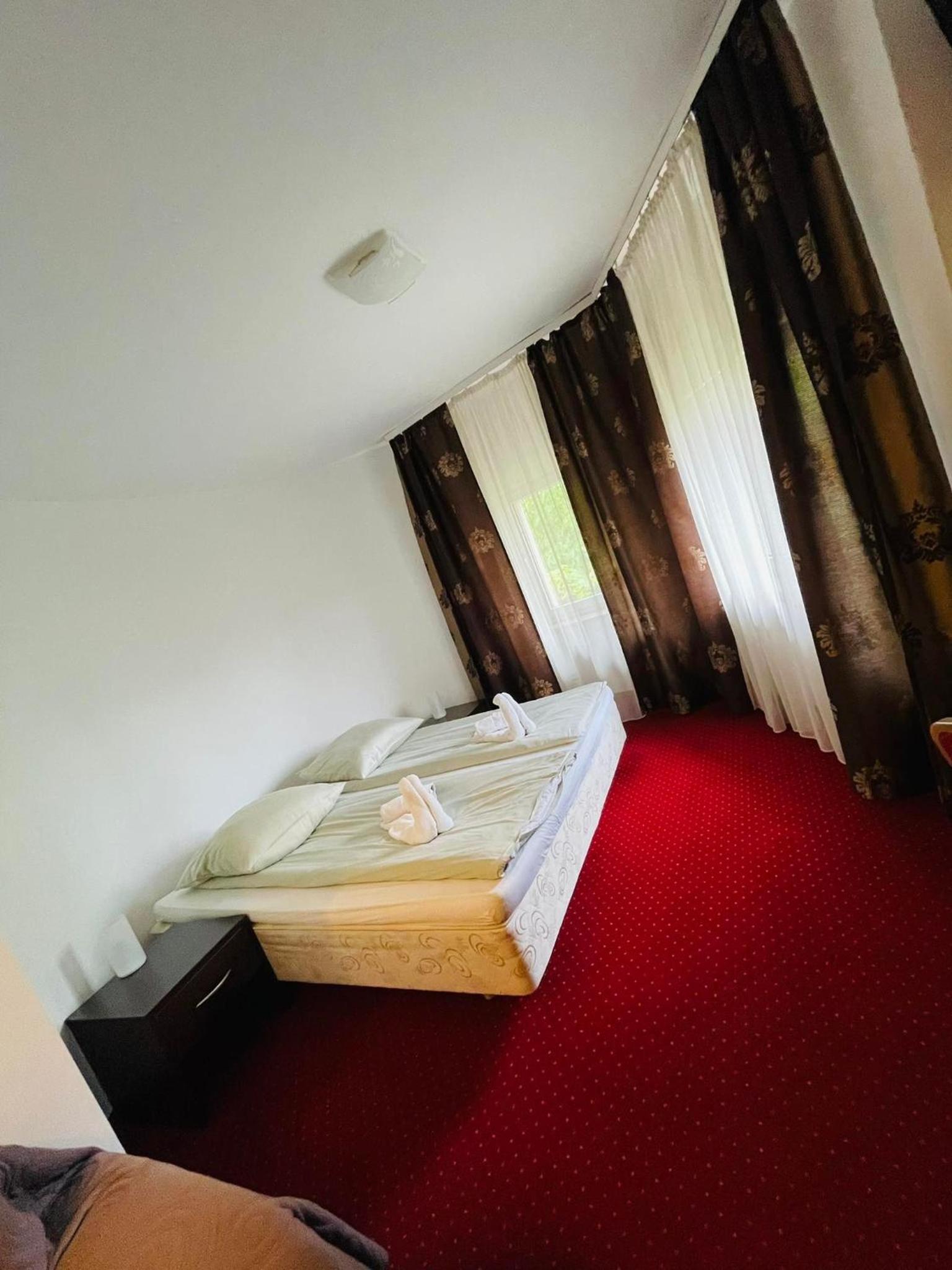 Standard Queen Room photo 1