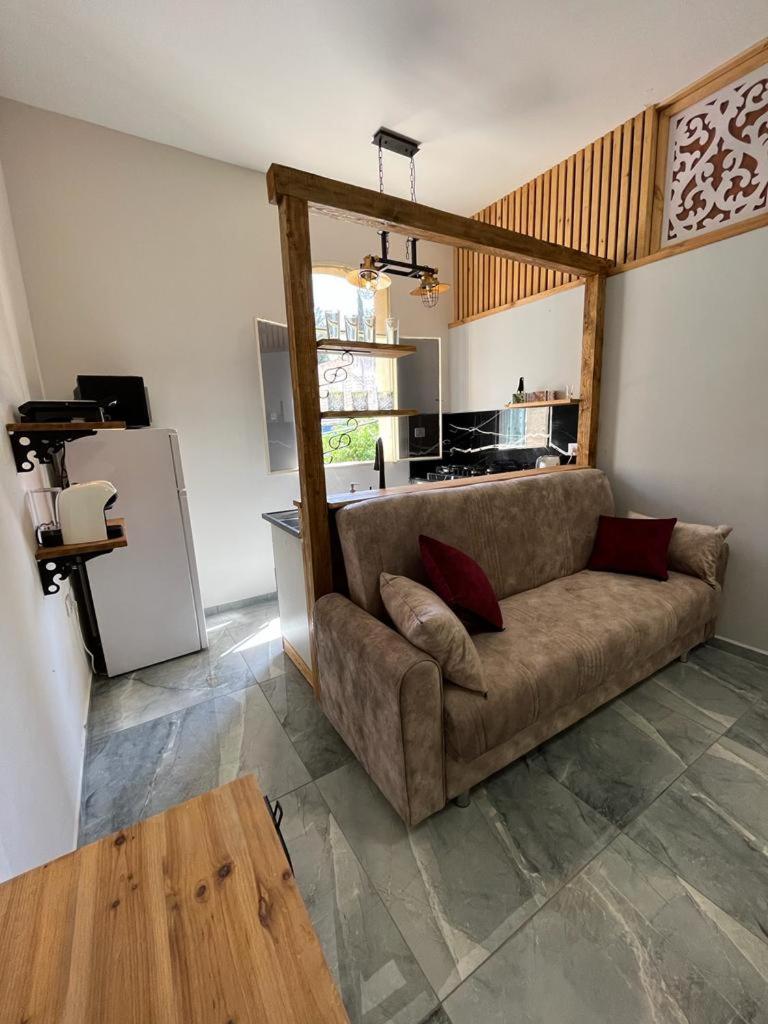 Two-Bedroom Apartment - Photo 2