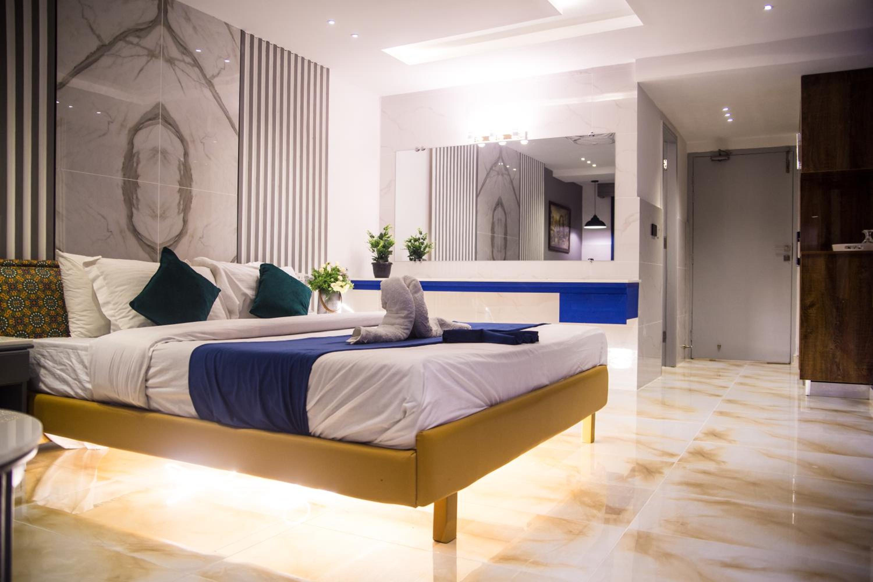 Superior King Room