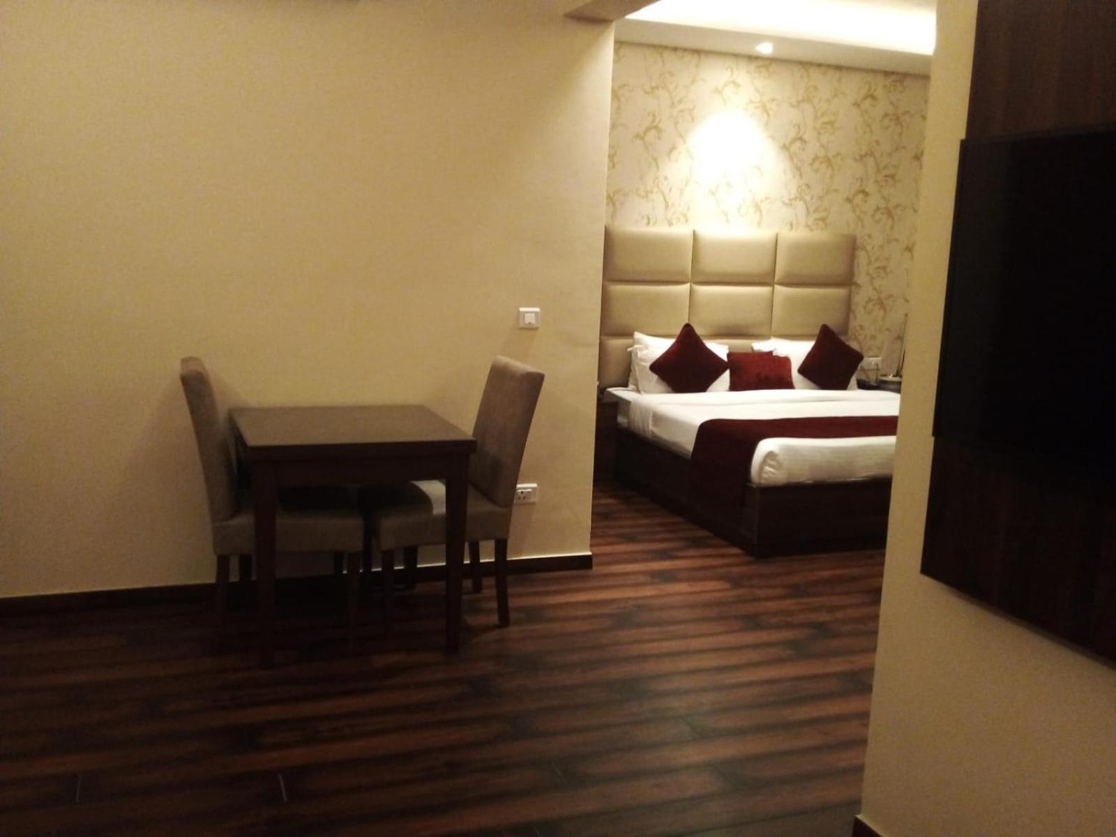 Premier Suite Room - Photo 3